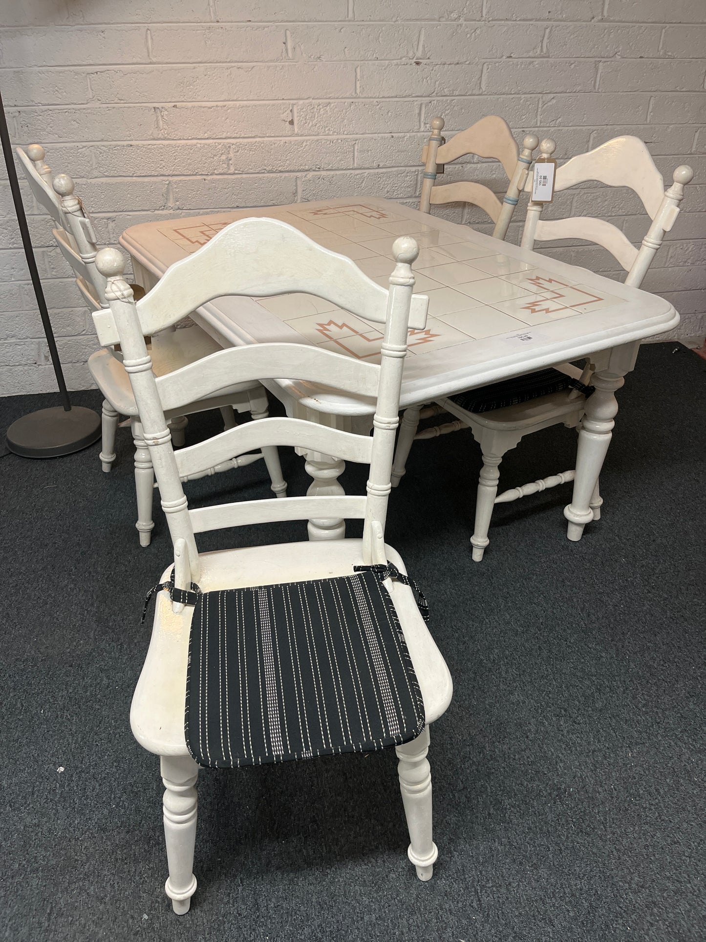 White painted and tiled rectangular kitchen table with 4 no. white painted kitchen chairs 3225