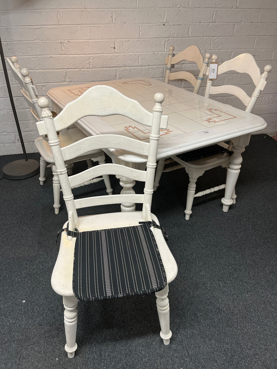 White painted and tiled rectangular kitchen table with 4 no. white painted kitchen chairs 3225