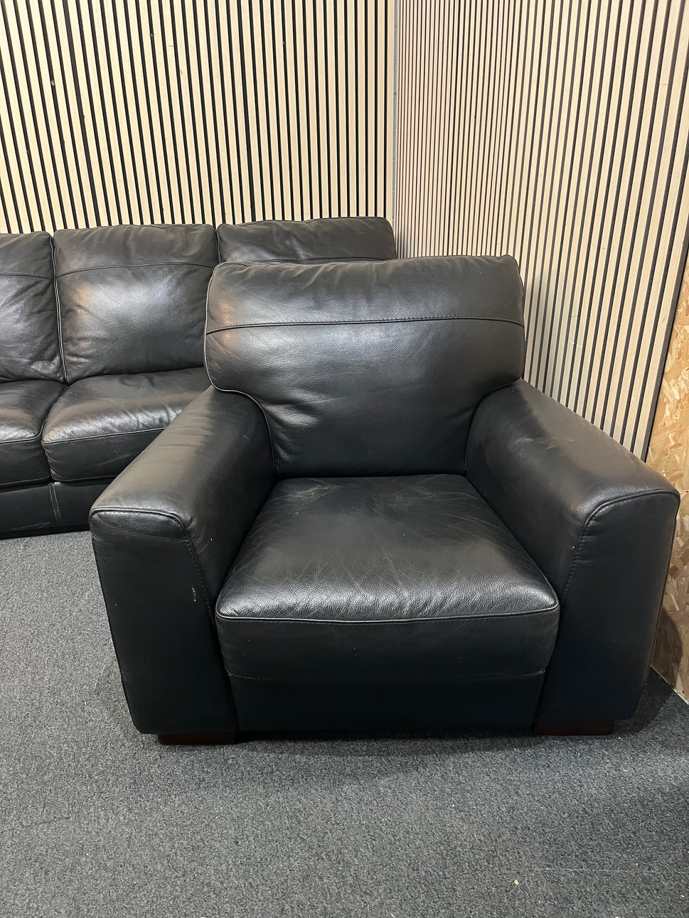 3+1 Black leather sofa suite  43745
