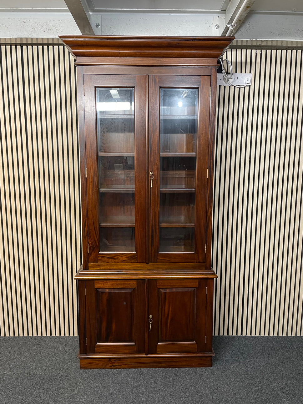 Solid modern mahogany 2 glass door 2 base door display unit with internal shelves (H 230 x W 130 x D 46 cm) 4225