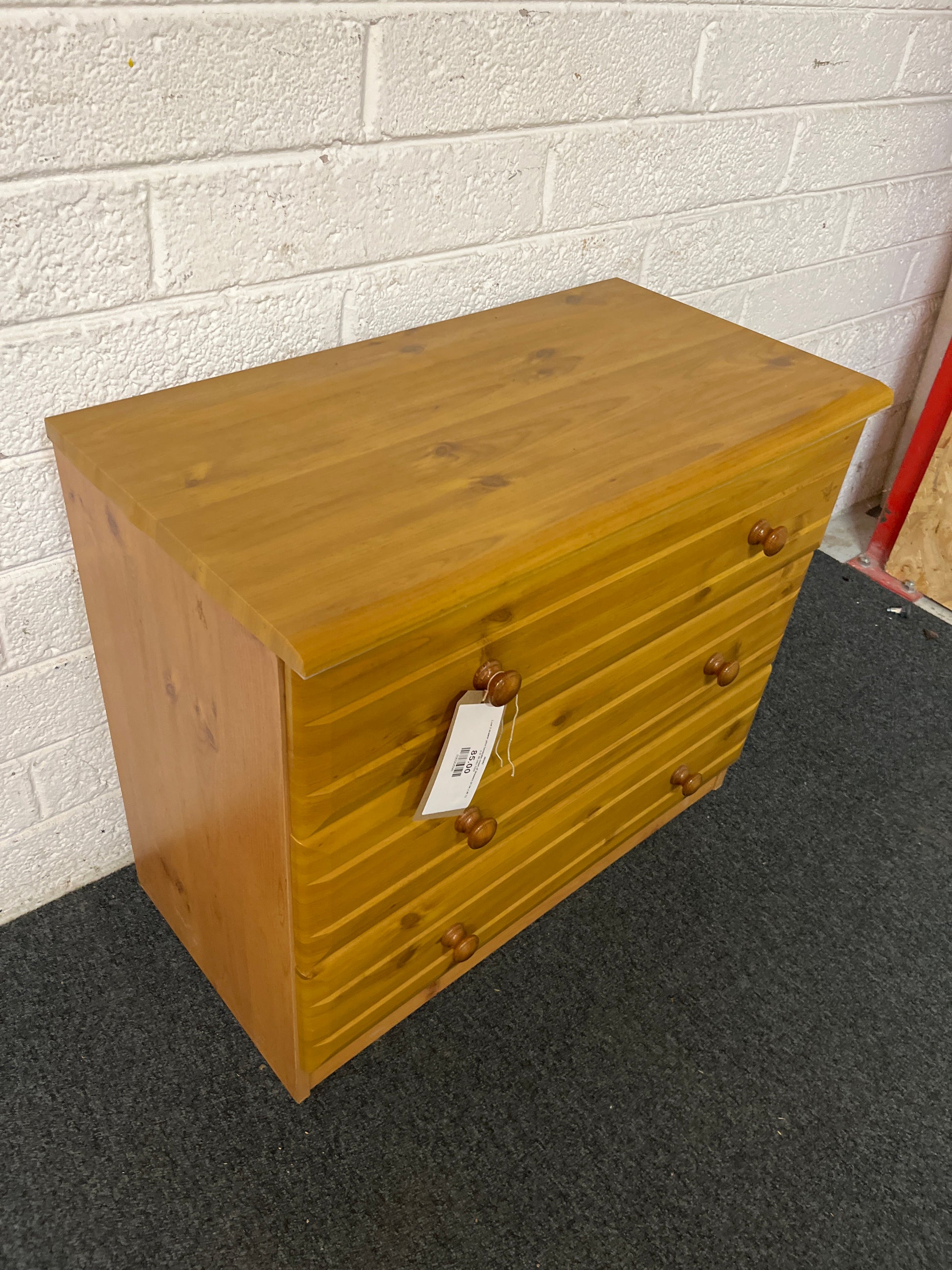 Low 3 drawer pine laminate chest of drawers (H 64 x W 75 x D 38 cm) 1325