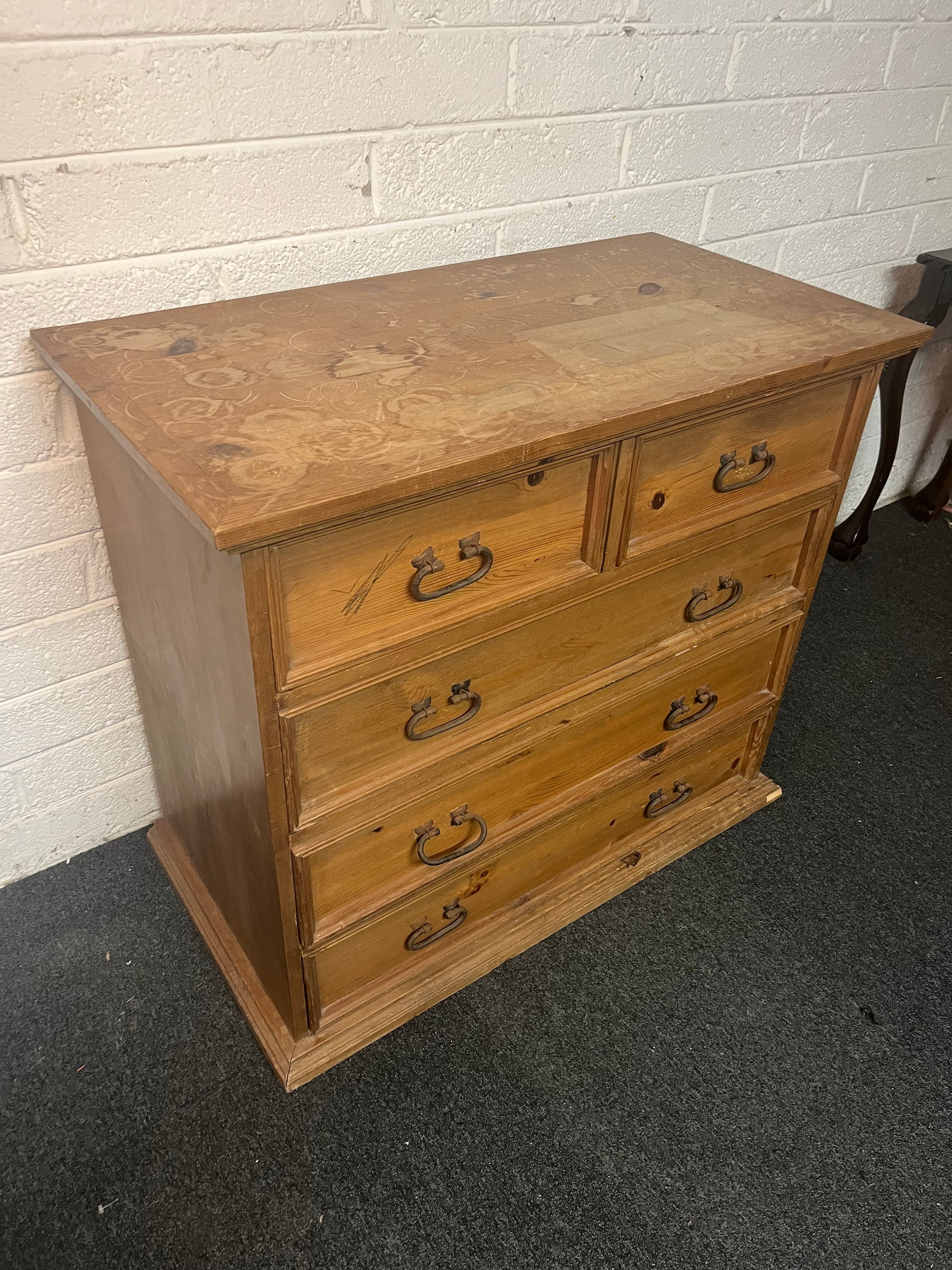 Corona waxed pine chest of drawers  (H 88 x W 103 x D 54 cm) 1325
