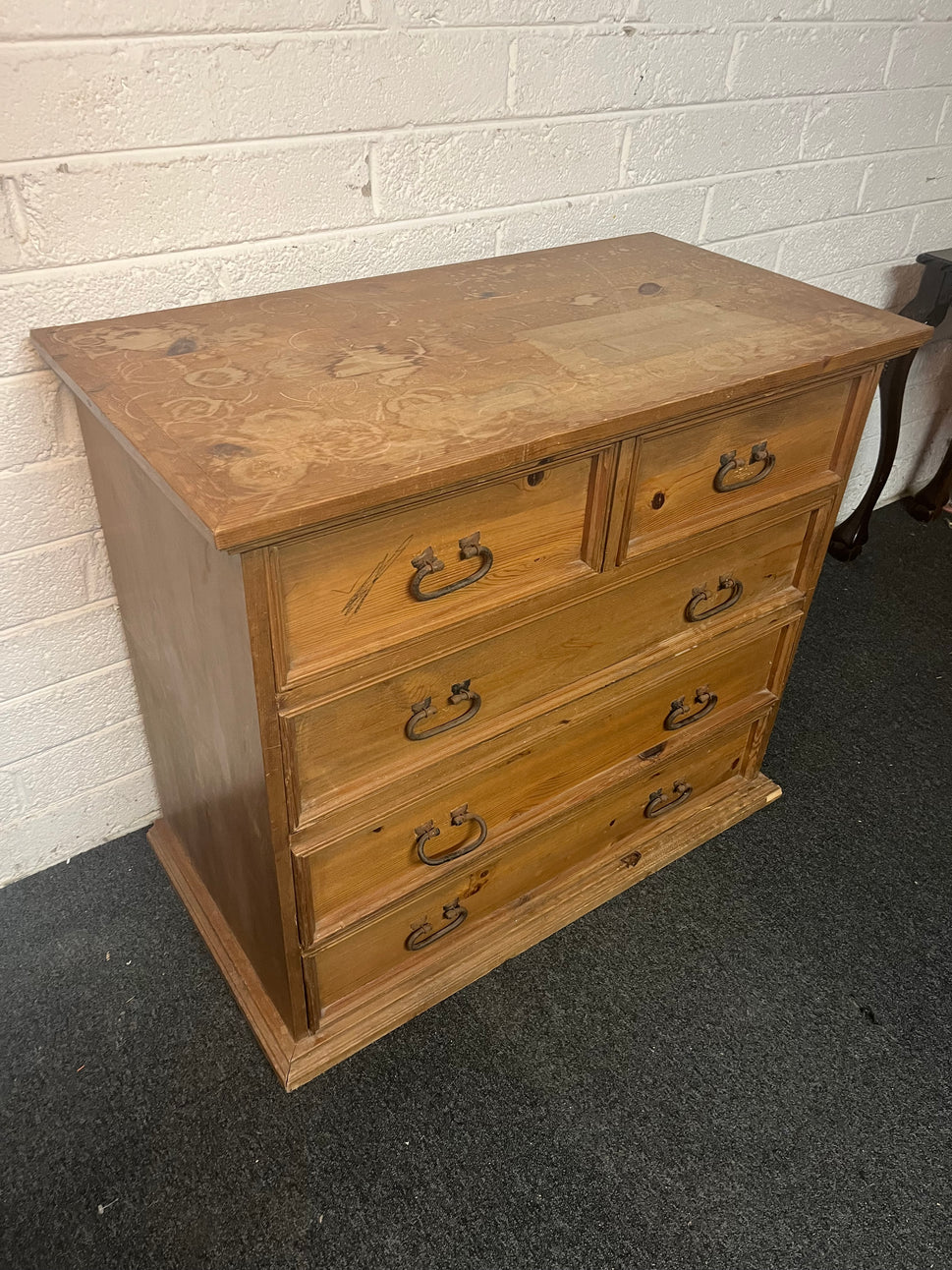Corona waxed pine chest of drawers  (H 88 x W 103 x D 54 cm) 1325