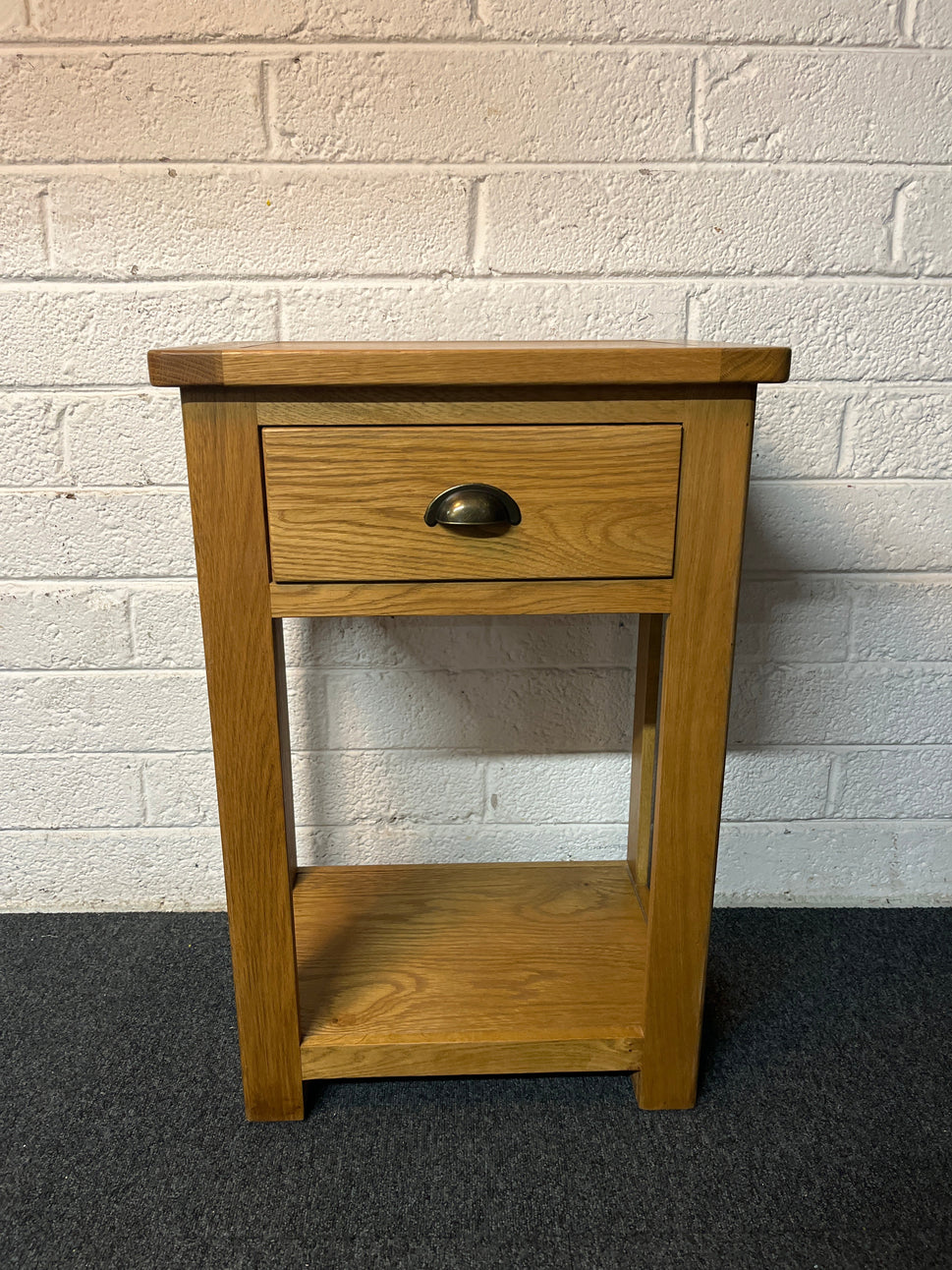 Solid oak small sqaure 1 drawer lamp table 2225