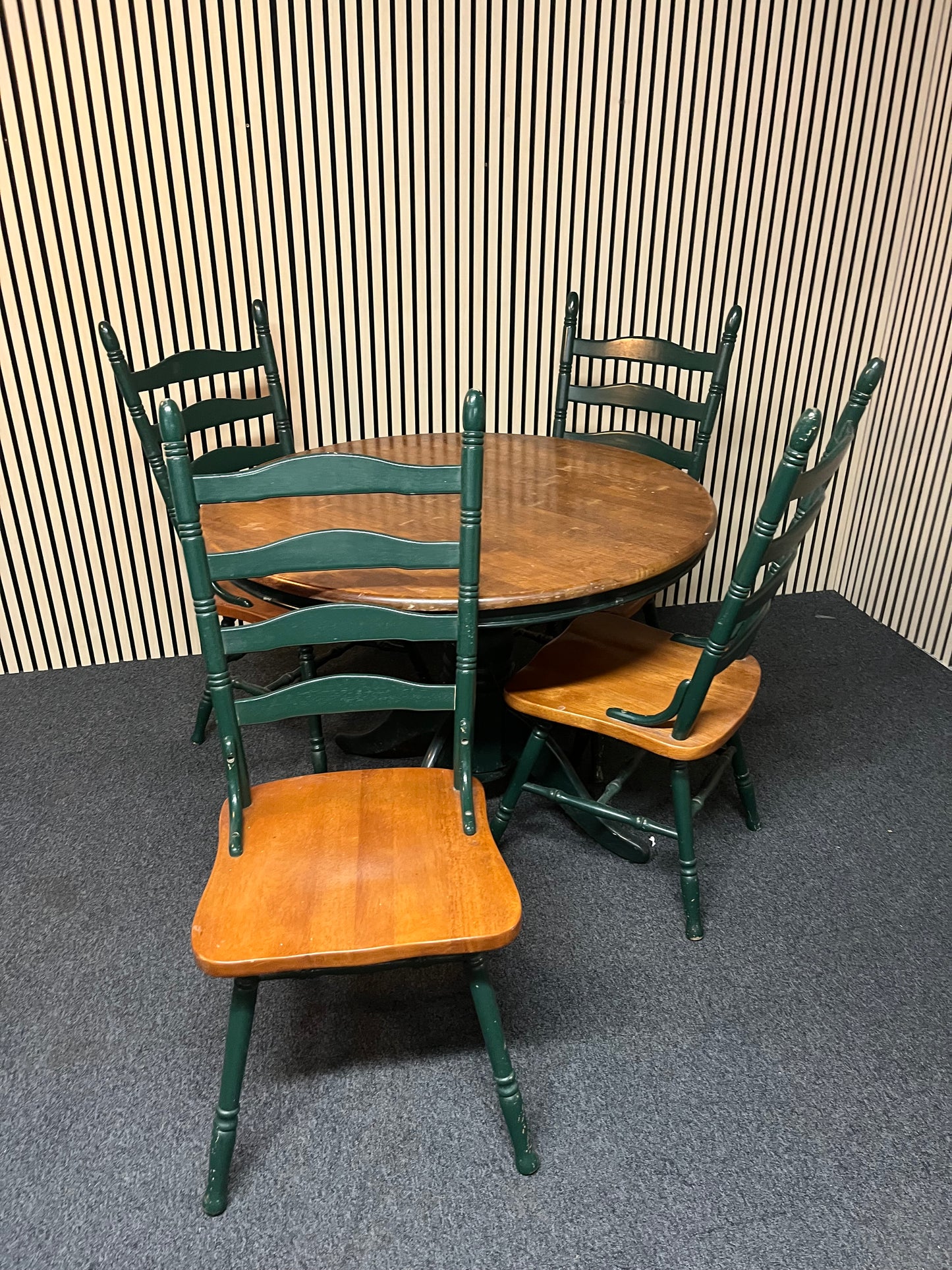 Stained pine circular table with dark green pedestal base and 4 matching chairs (108 cm diameter) 2325