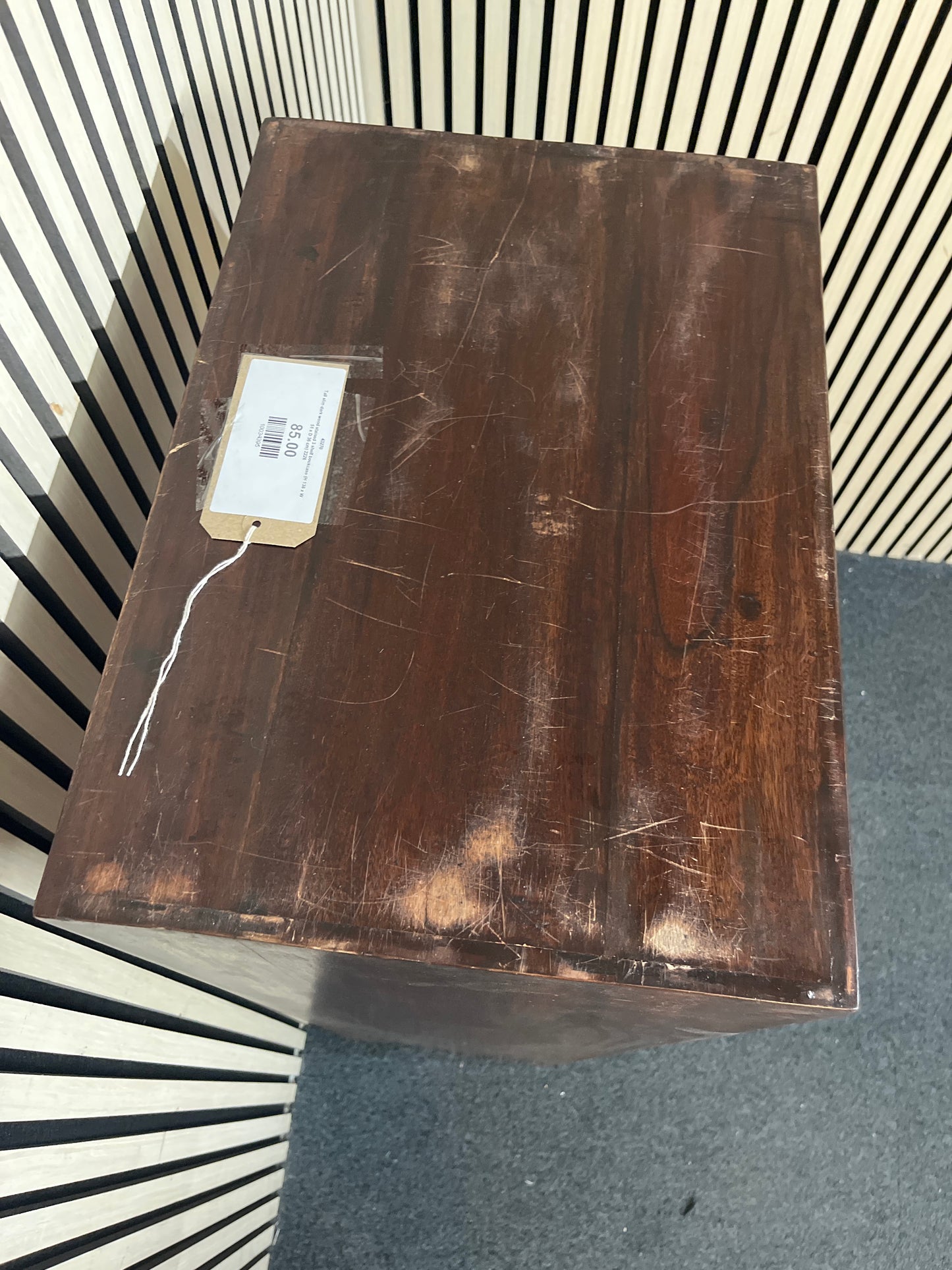 Tall slim dark wood stained 3 shelf bookcase (H 138 x W 51 x D 36 cm) 2226