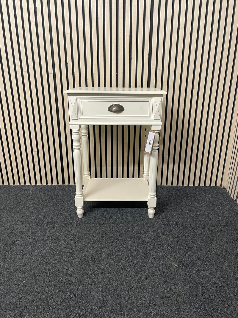 Cream painted ornate 1 drawer lamp table  44694