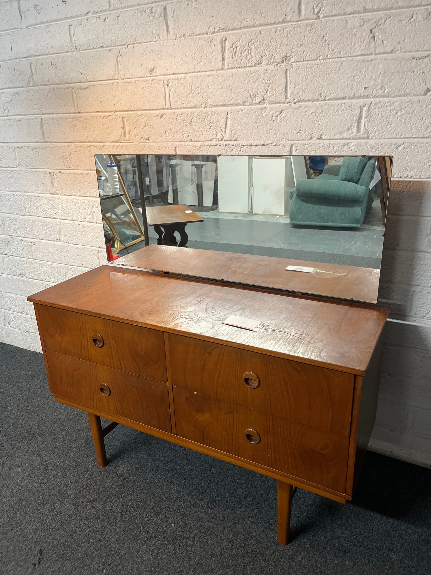 Retro teak stained 4 drawer dresser with mirror 3225