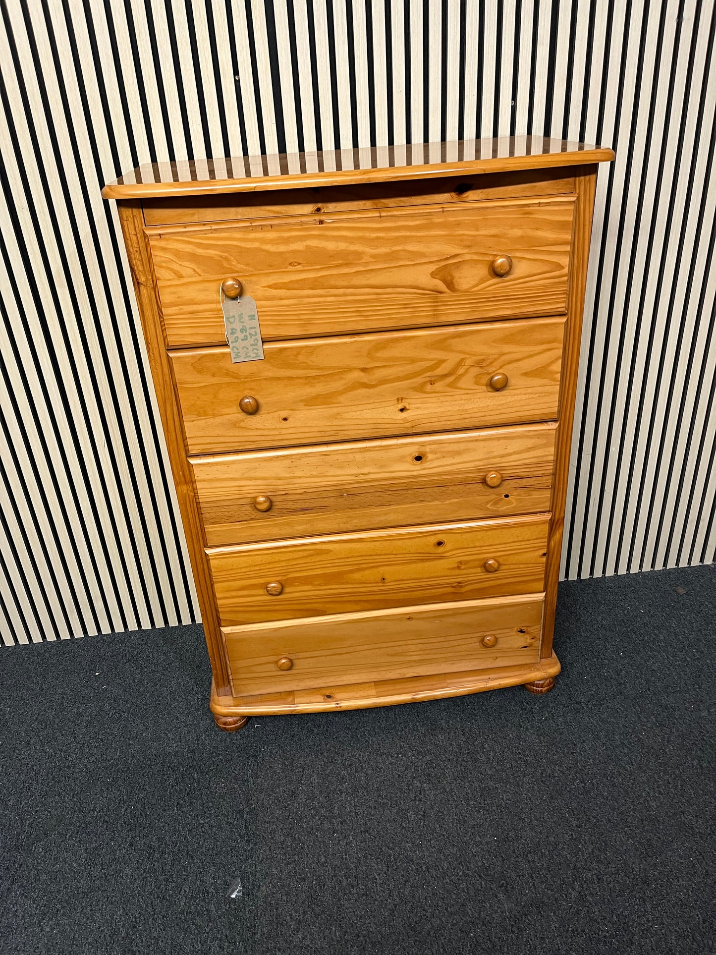 Tall 5 drawer pine chest of drawers with five spacious drawers.