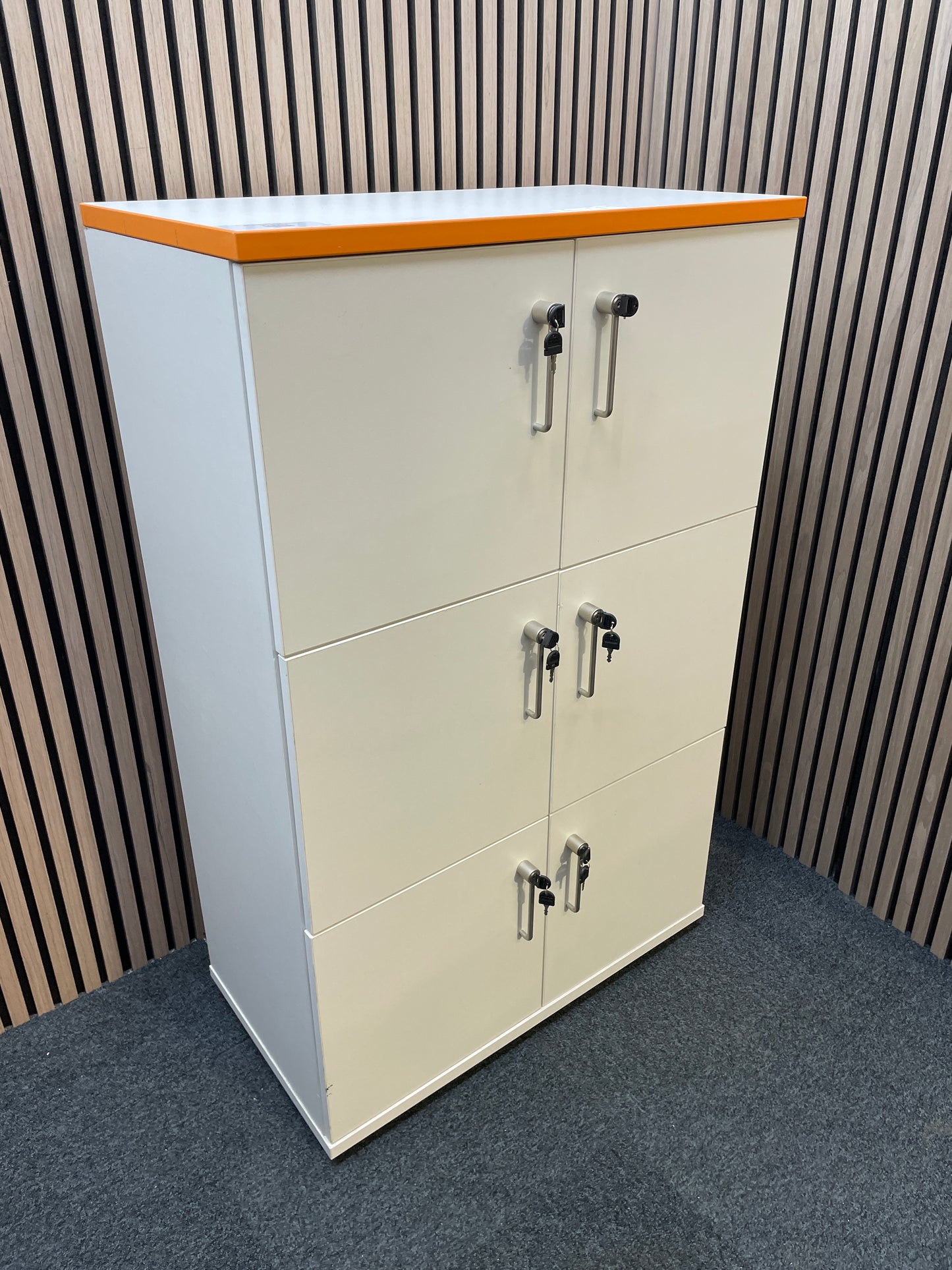 6 door white laminate personal lockers with individual keys per locker (H 122 x W 80 x D 43 cm)