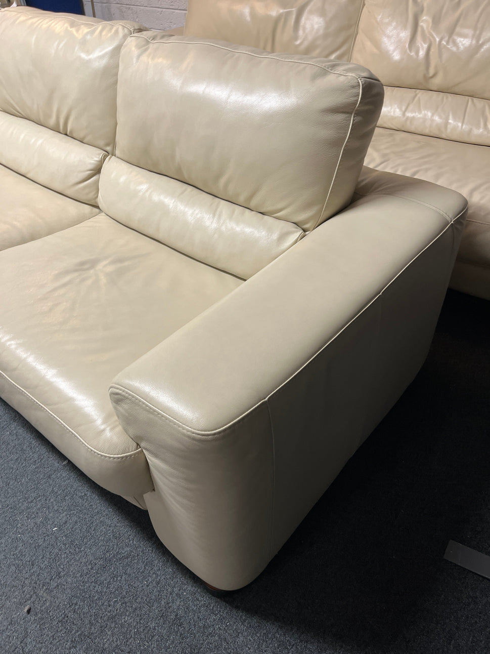 3+2 Cream leather sofa suite 3225