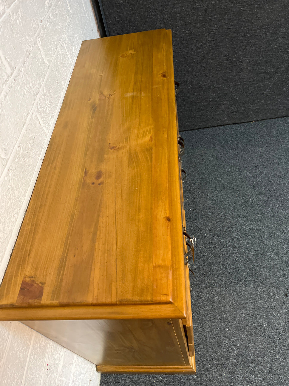 Large 7 drawer solid pine chest (H 93 xW 135 x D 41 cm) 3225