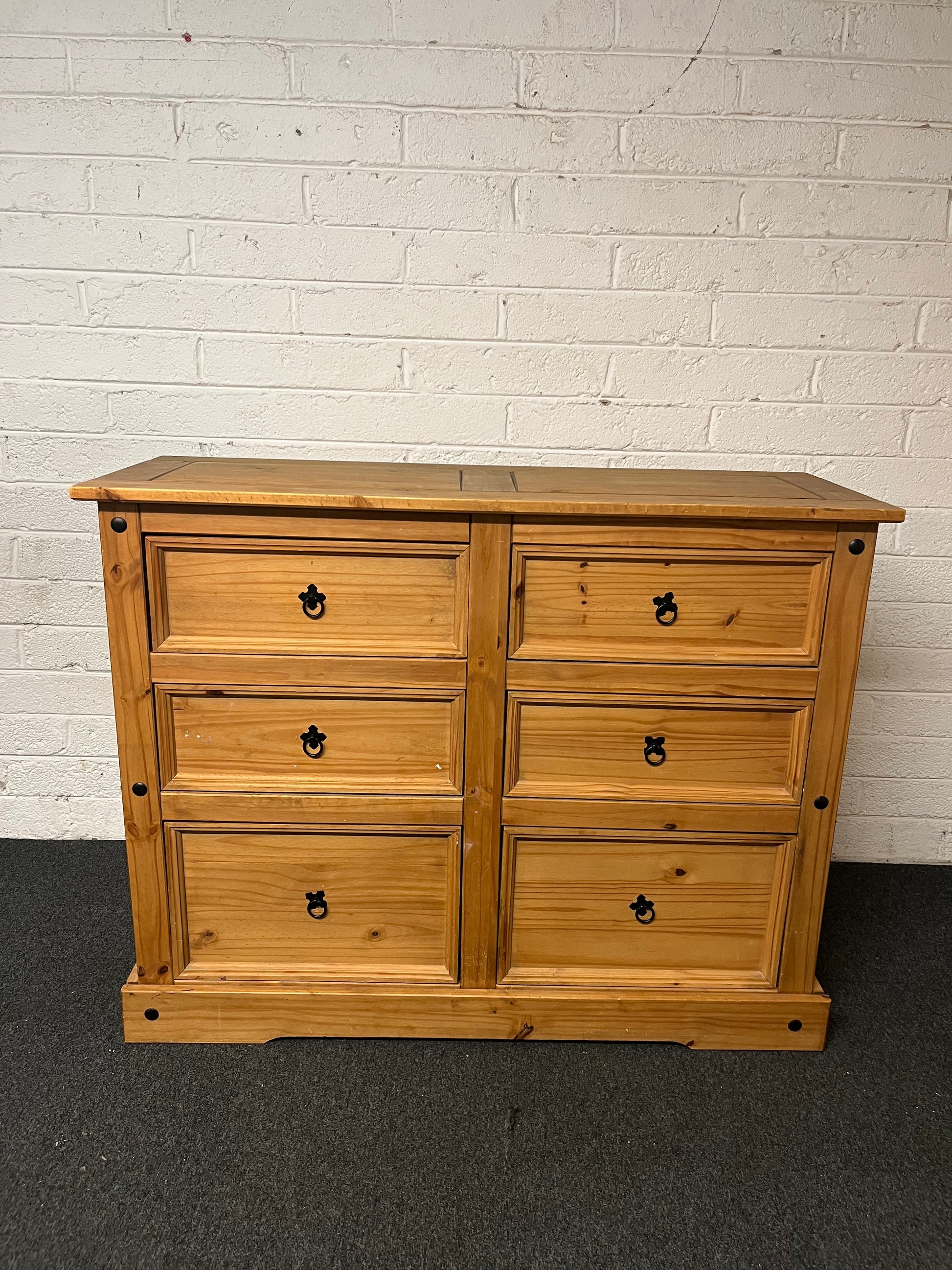 Large 6 drawer mexican pine chest of drawers (H 105 x W 133 x D 49 cm) 3225