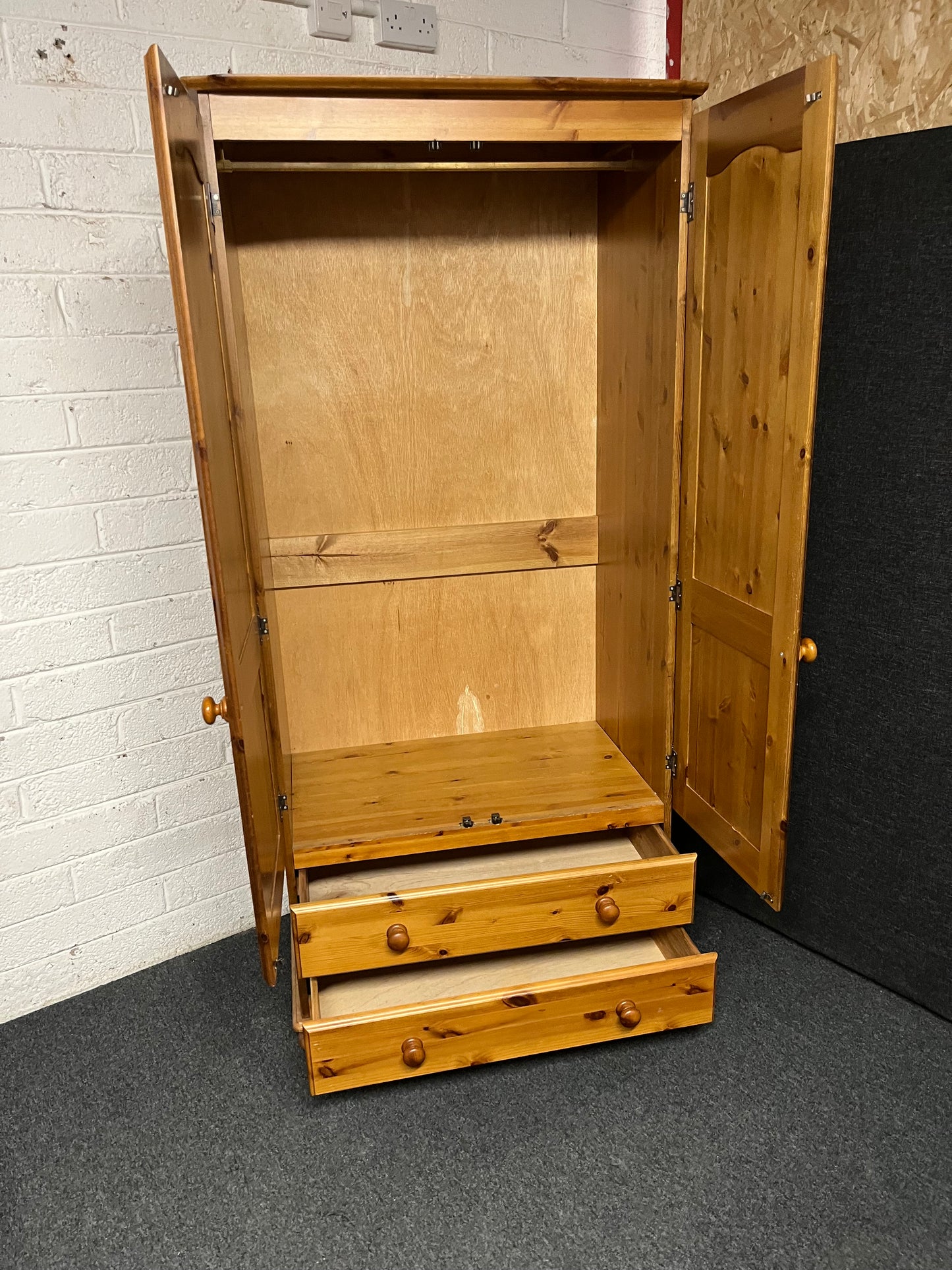 Tall solid pine 2 door 2 drawer wardrobe (H 190 x W 91 x D 55 cm) 2225