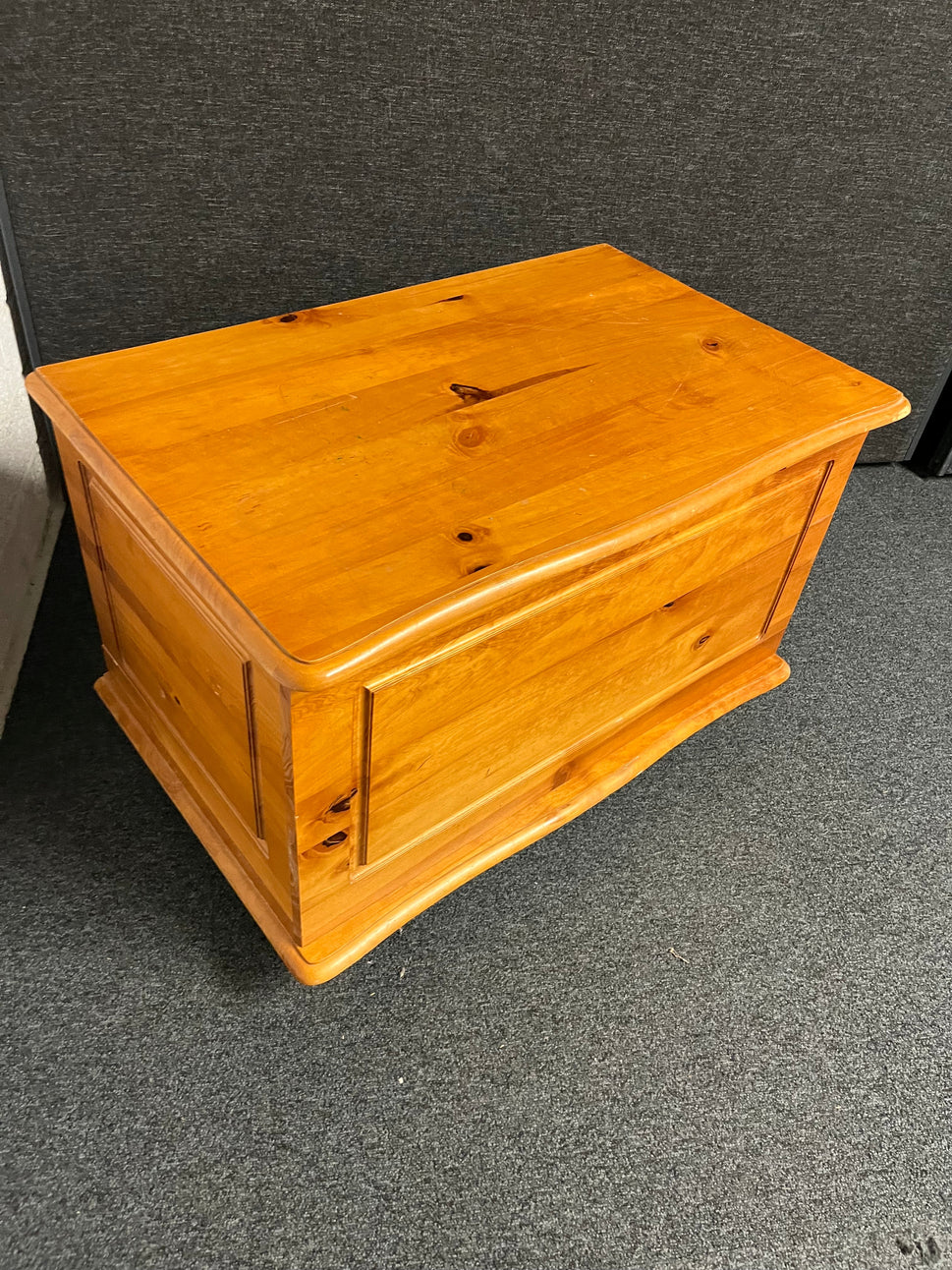Pine blanket box  1225