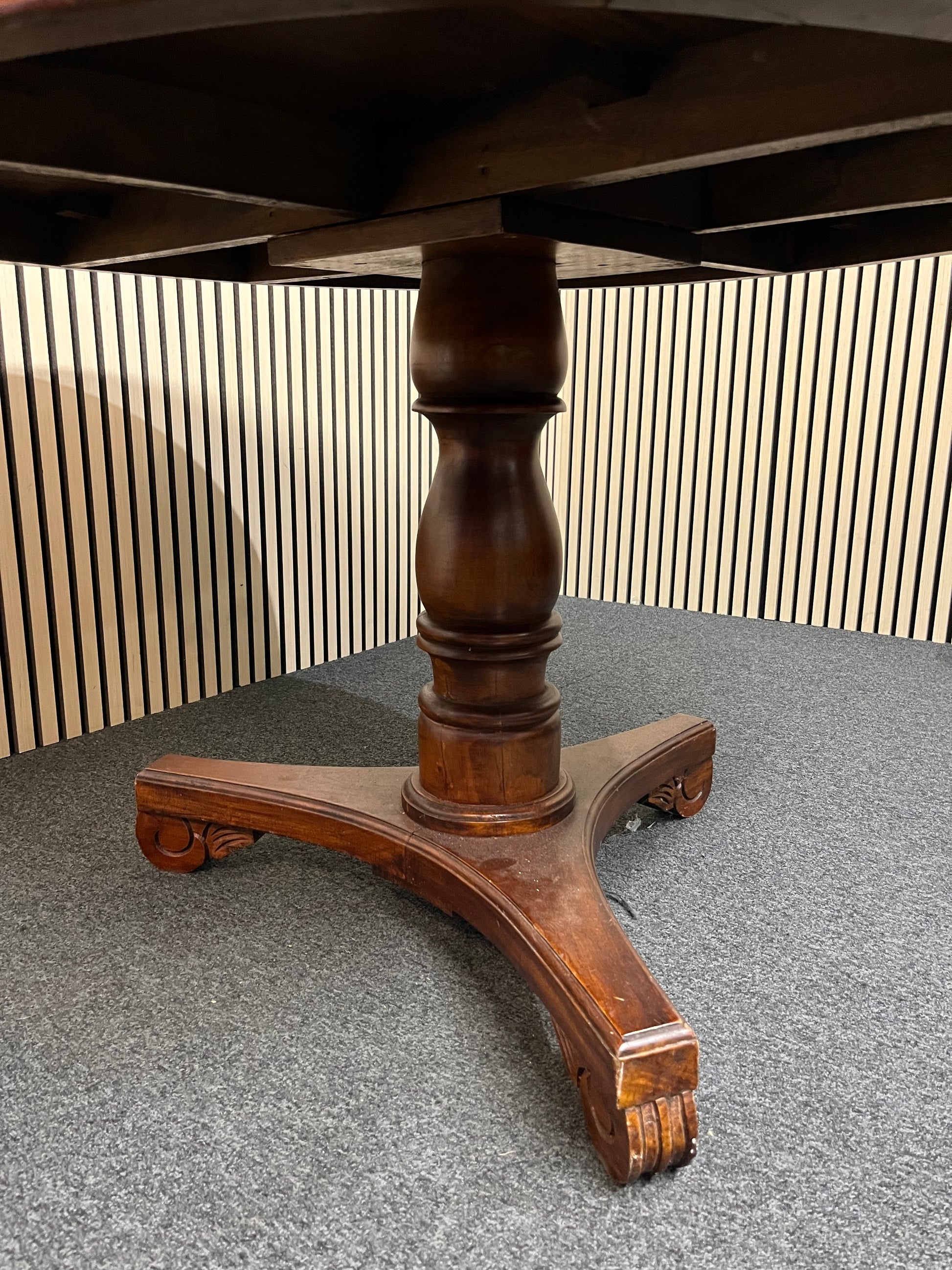 Rosewood mahogany  circular dining table with pedestal base  (120 cm diameter) 2325