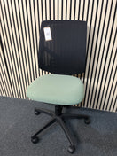 Switch Tegan ergonomic asynchro task chair (NO ARMS) - Mesh back - jade green fabric seat 2 image
