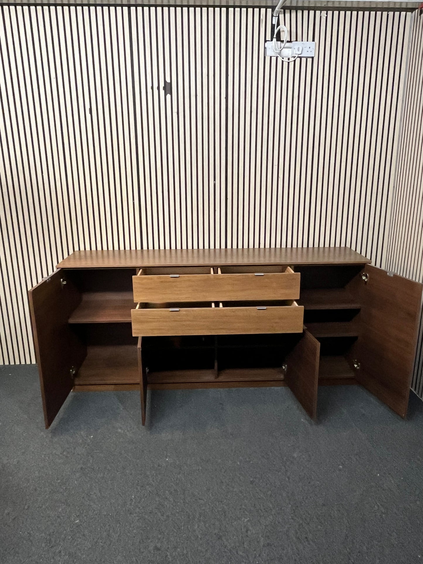 Skovby no. 942 4 door 3 drawer modern walnut sideboard (H 88 x W 195 x D 45 cm) 3126