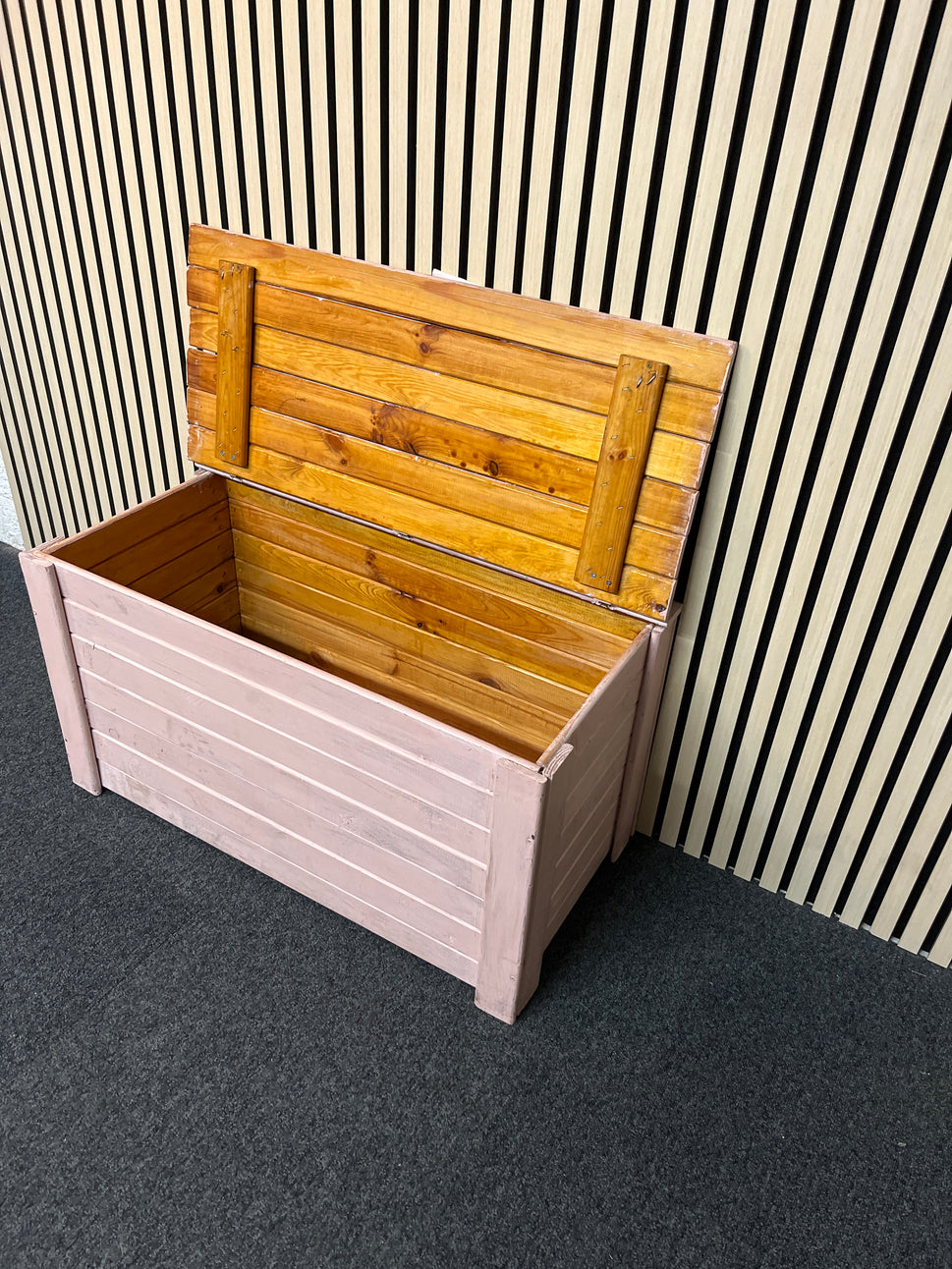 Pine painted top open blanket box 1325