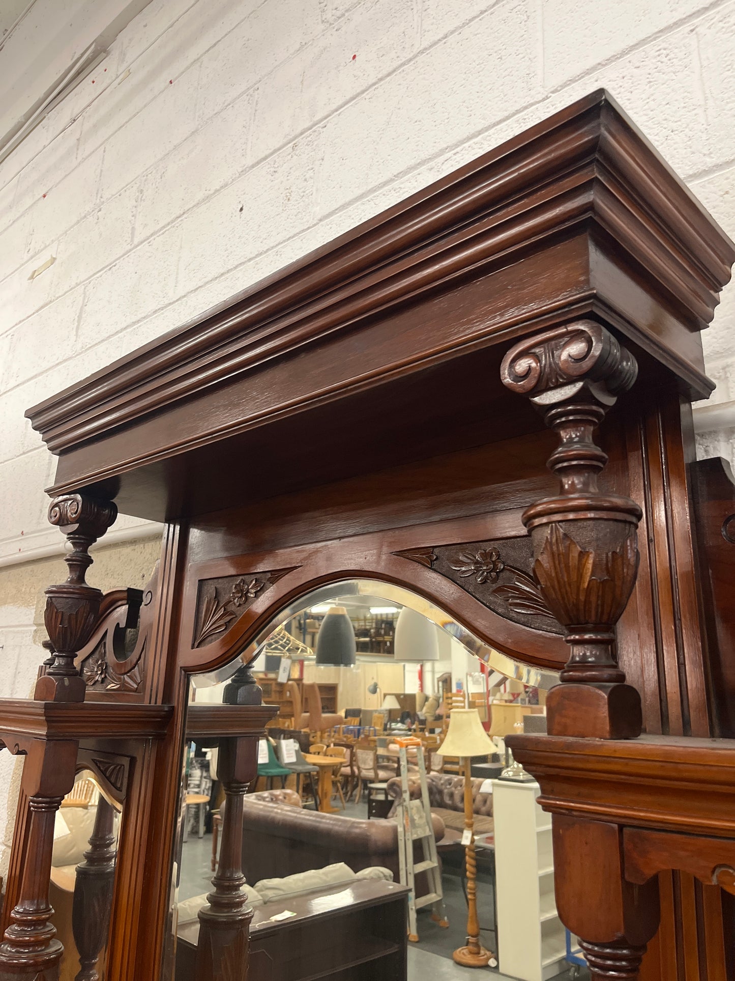 Large antique bow fronted wooden sideboard with intricate carvings and a central mirror display (H 259 x W 183 x D 60 cm) 3126