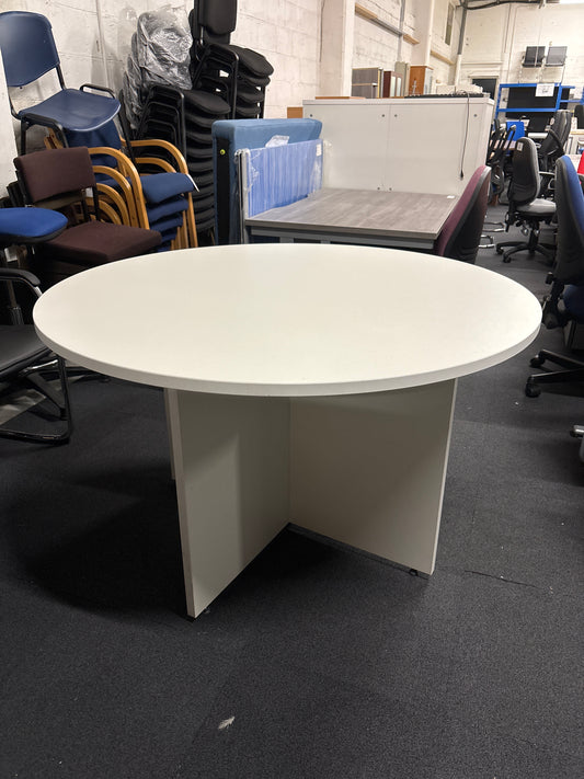 1200 diameter white circular meeting table with central white base