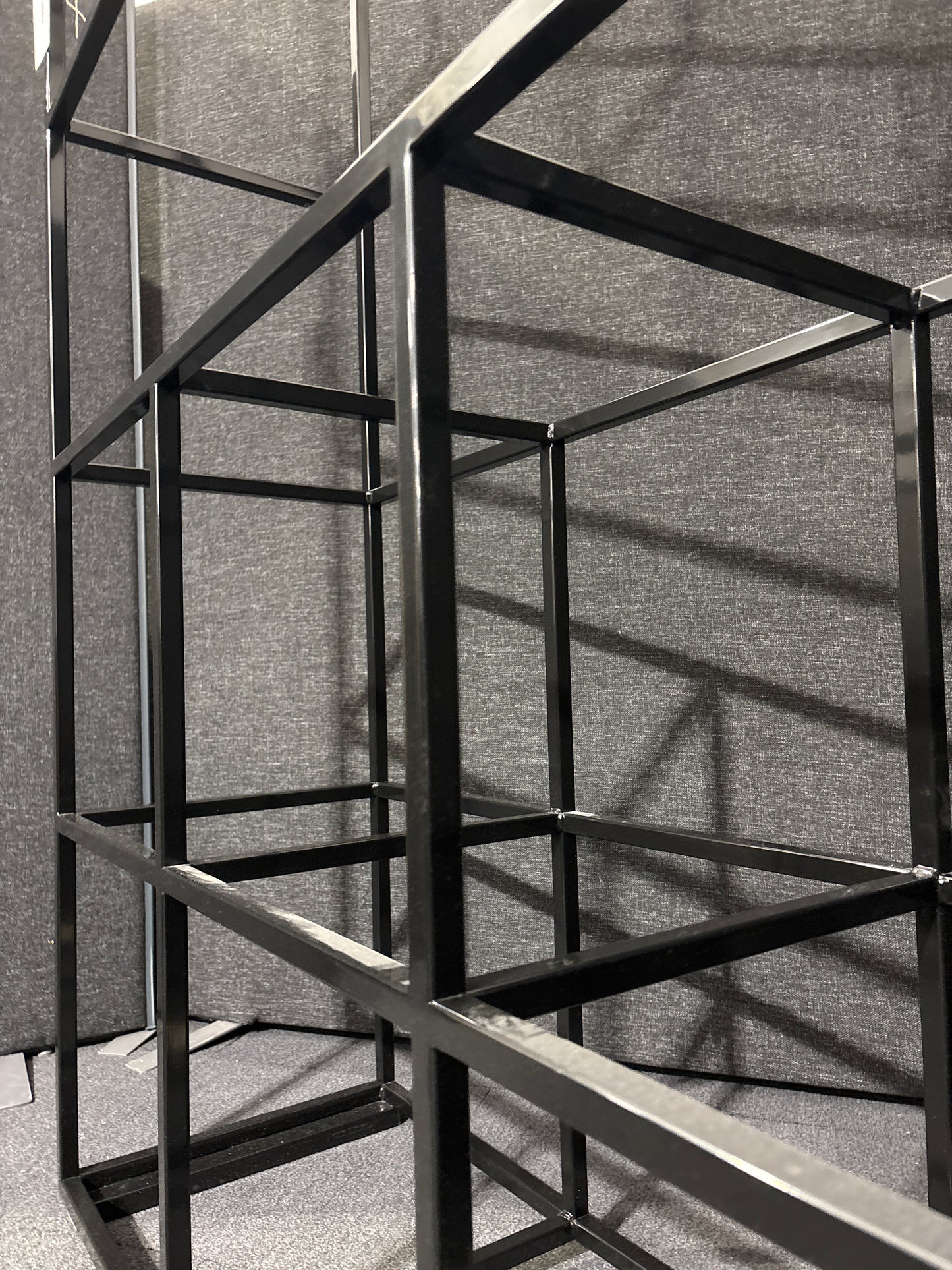 Flux modular shelving