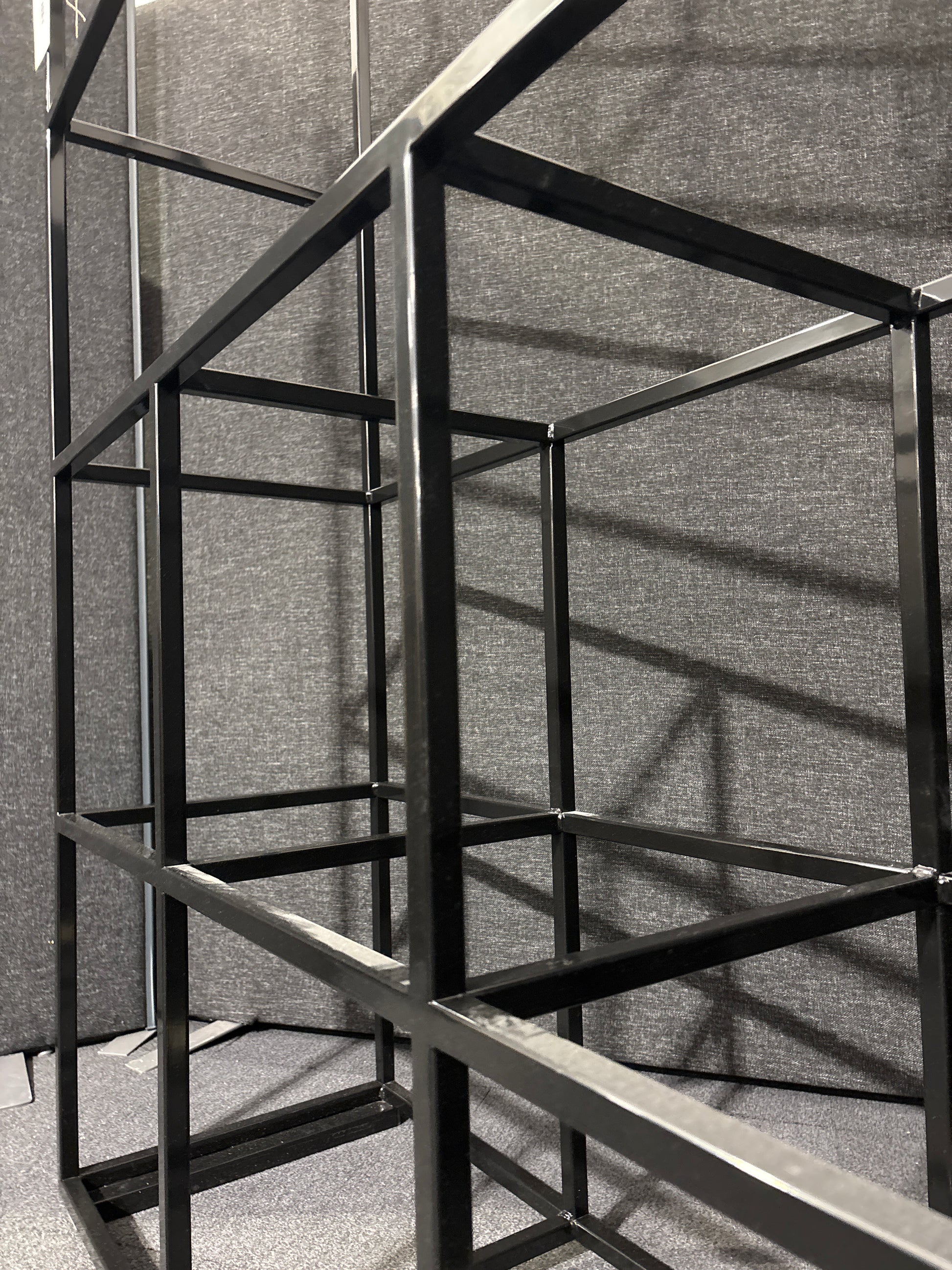 Flux modular shelving