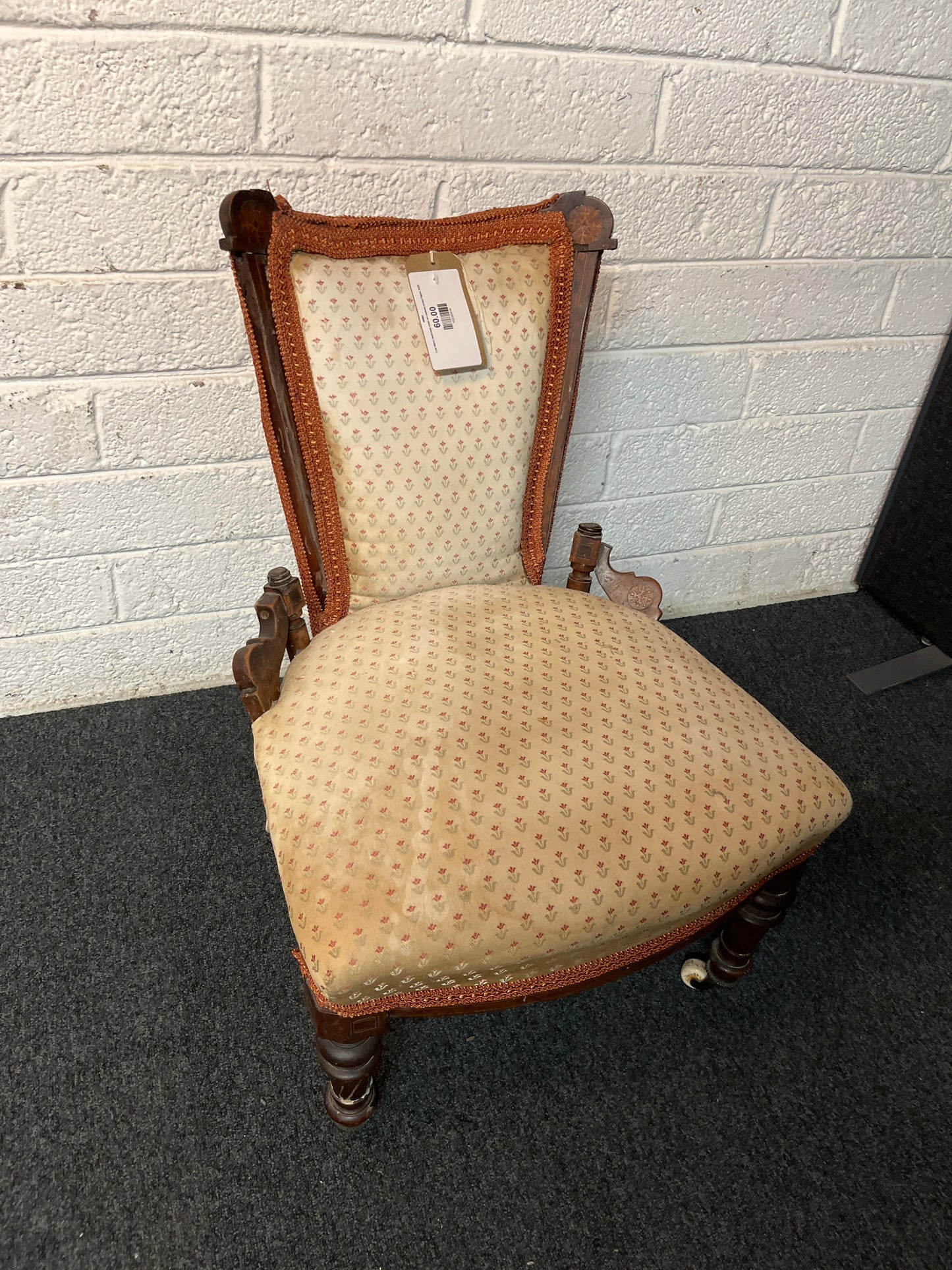 Low fabric bedroom chair on castors mixed fabric 3225