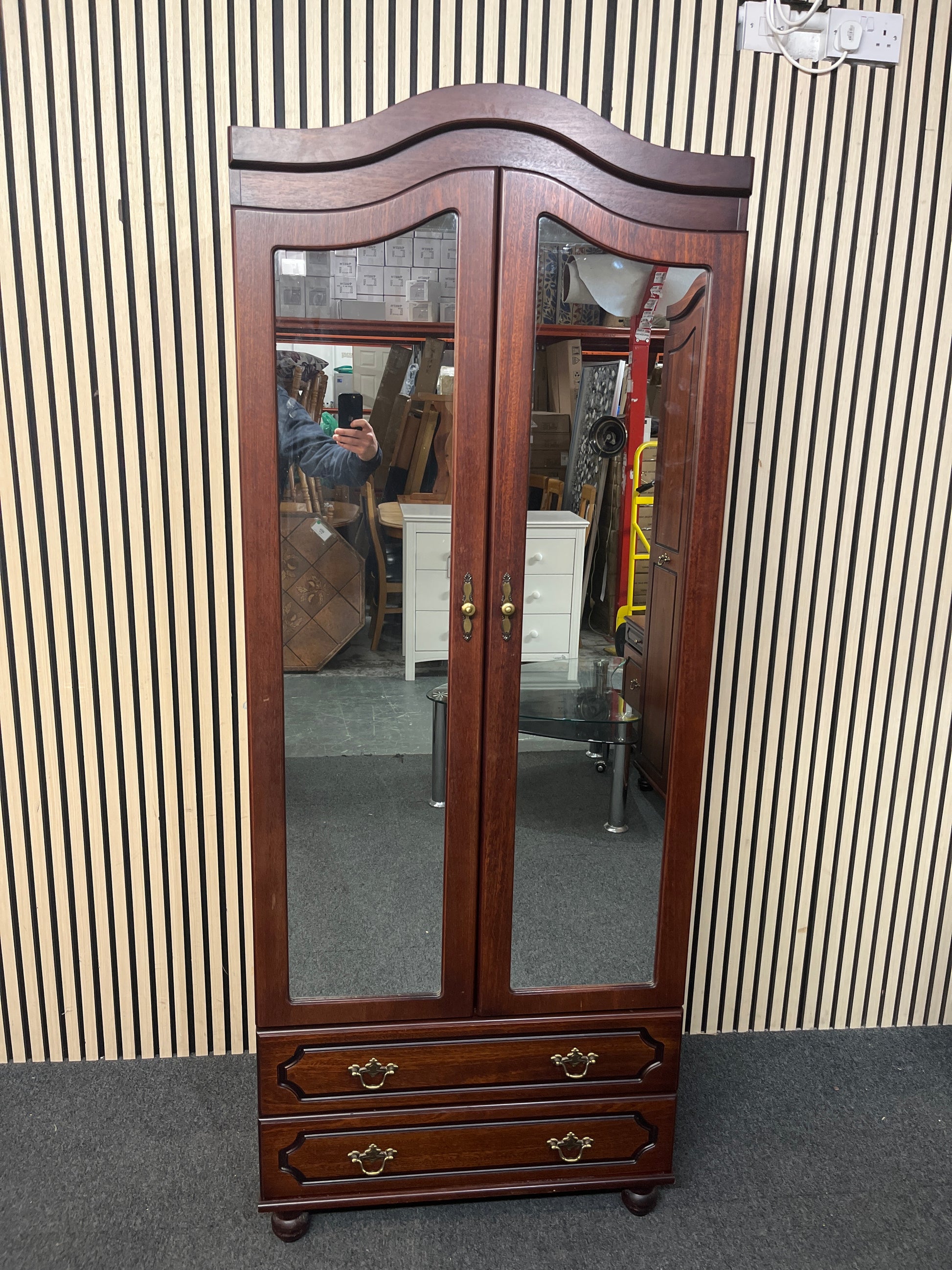 Tall rossmore mahogany 2 door mirrored wardrobe (H 190 x W 74 x D 52 cm) 3126
