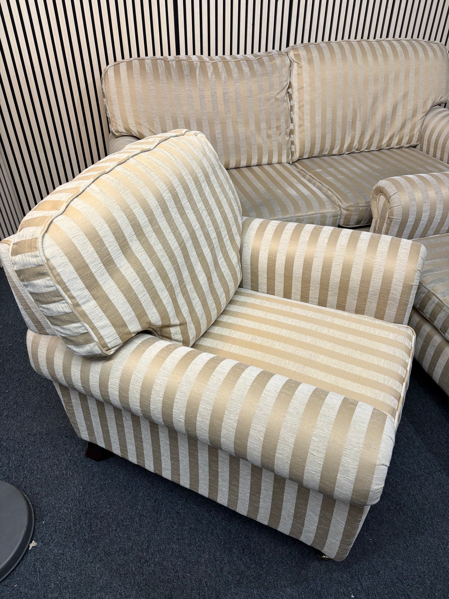 3+2+1 gold stripe fabric sofa suite with wooden framed leg and brass castors  1126