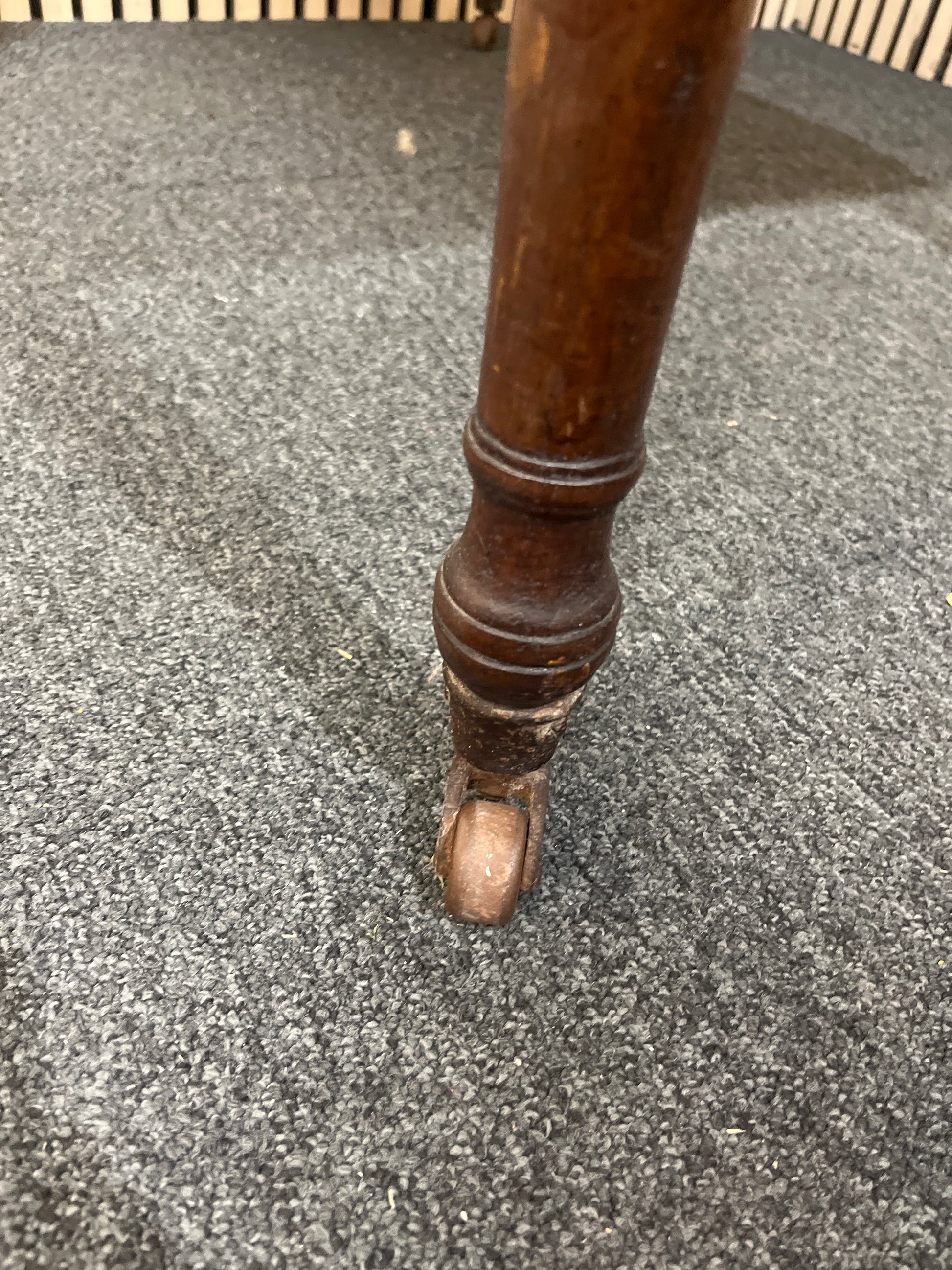 Antique drop leaf mahogany breakfast table with drawer (L 61 - 105 x W 109 cm) 2425