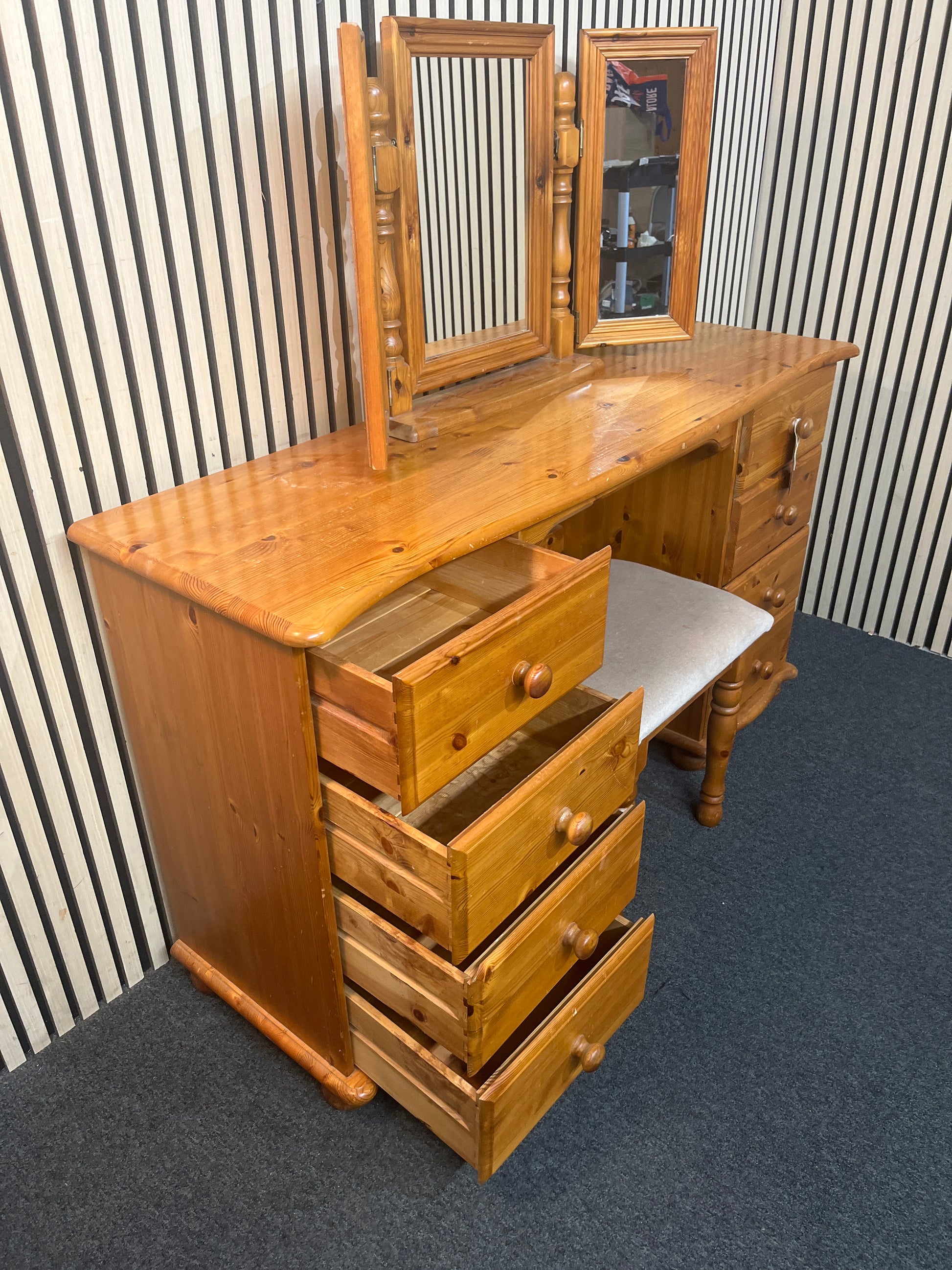 8 drawer solid Pine dressing table table with matching stool and mirror (H 79 x W 140 x D 43 cm) 43790