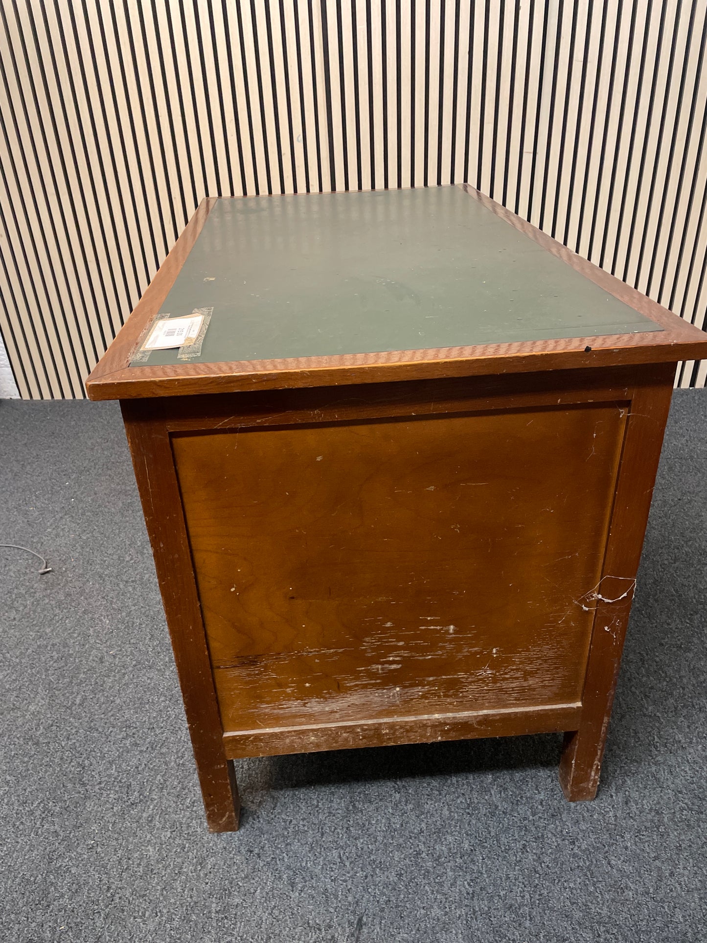 Solid wood stained, green leather top retro desk with 3 drawers (H 76 x W 119 x D 66 cm) 2425