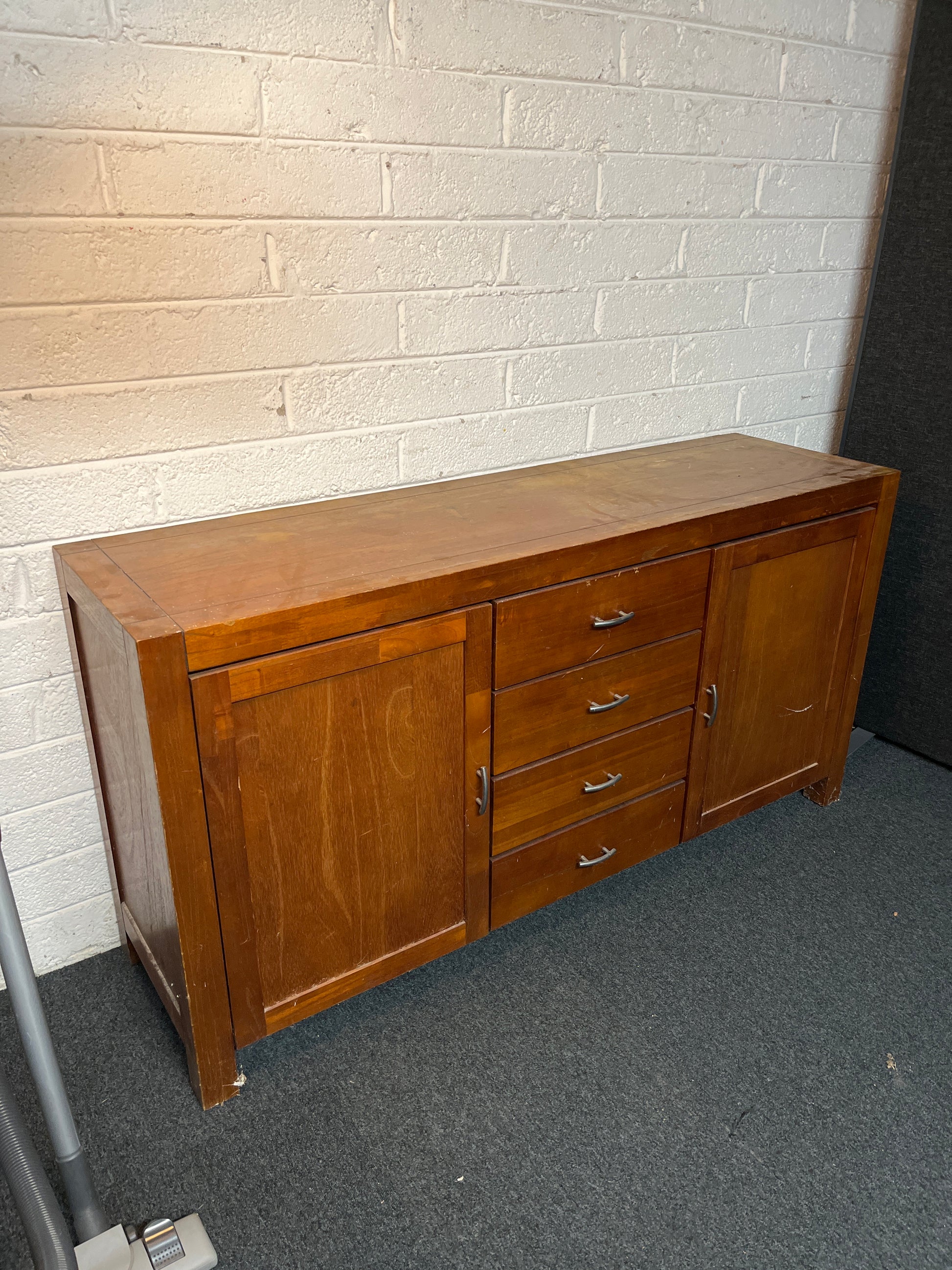 Walnut 3 drawer 2 door sidebaord, damaged top, IDEAL UPCYCLING PROJECT 1580Lx815Hx450D 3225