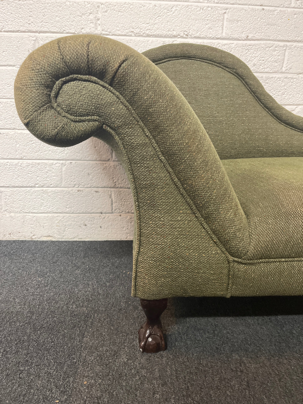 Small green fabric chaise lounge wooden frame 3225