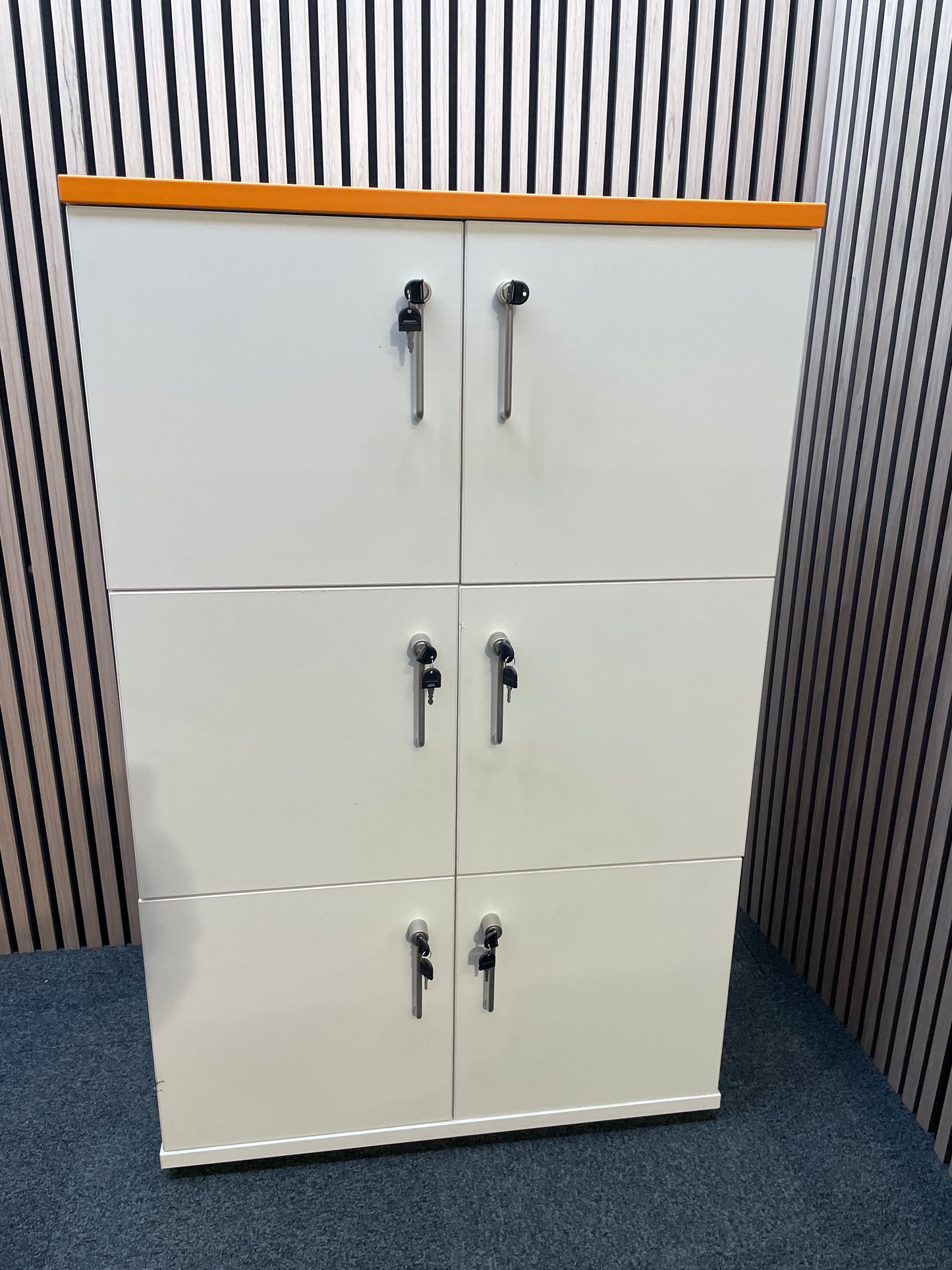 6 door white laminate personal lockers with individual keys per locker (H 122 x W 80 x D 43 cm)