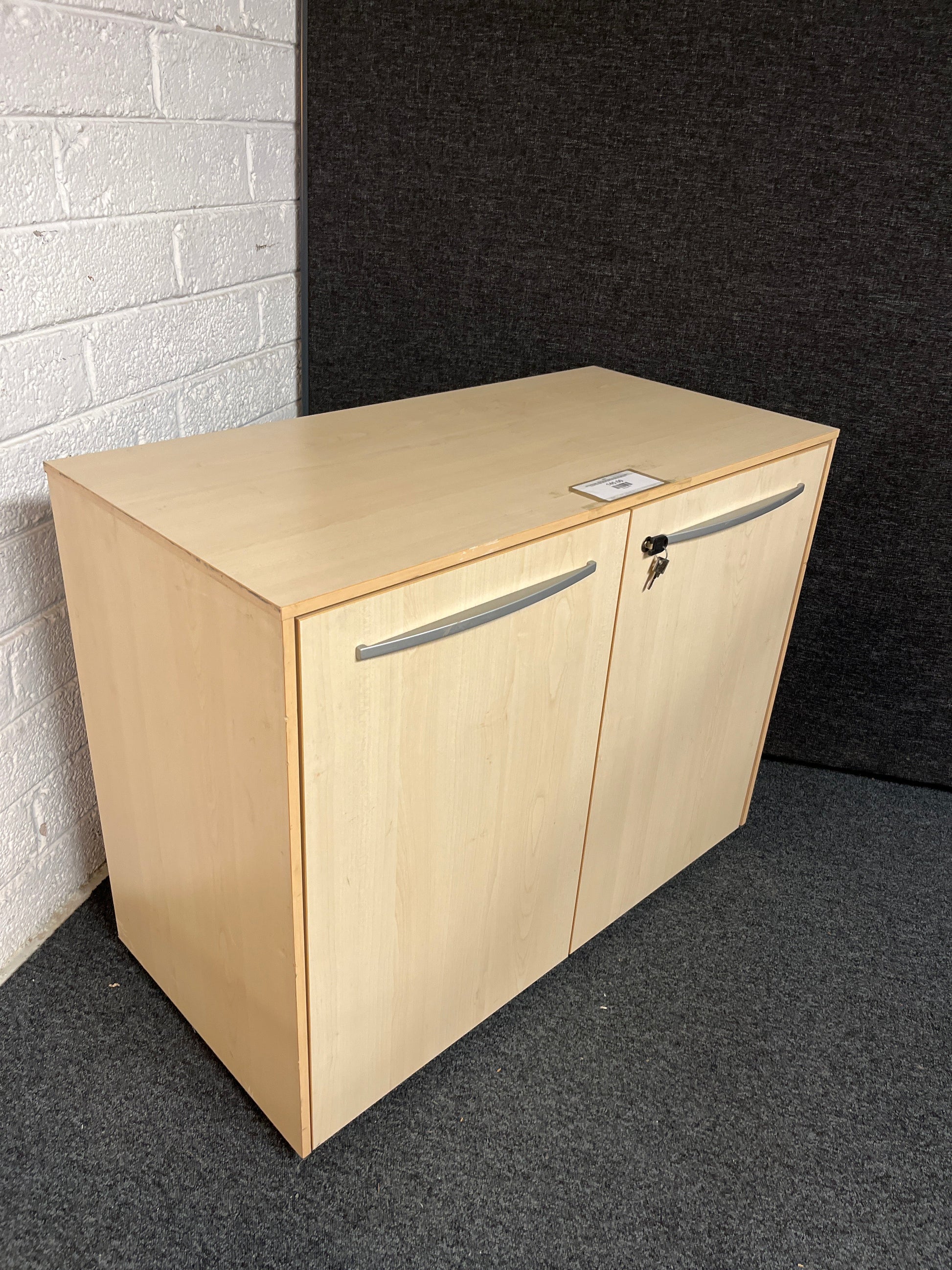 SECONDHAND Beech laminate 2 door storage unit (H 730 x W 930 x D 470 mm)