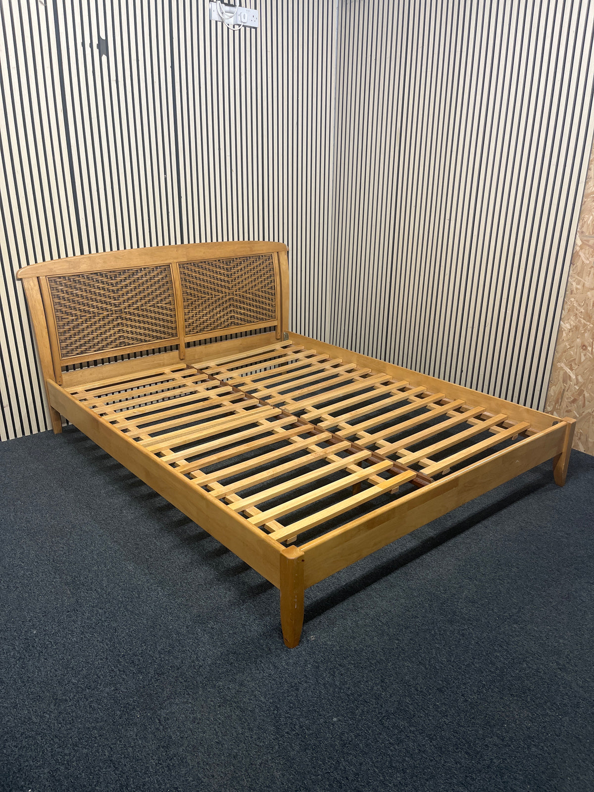 5ft Vintage oak bedframe with woven rattan inserts  44360