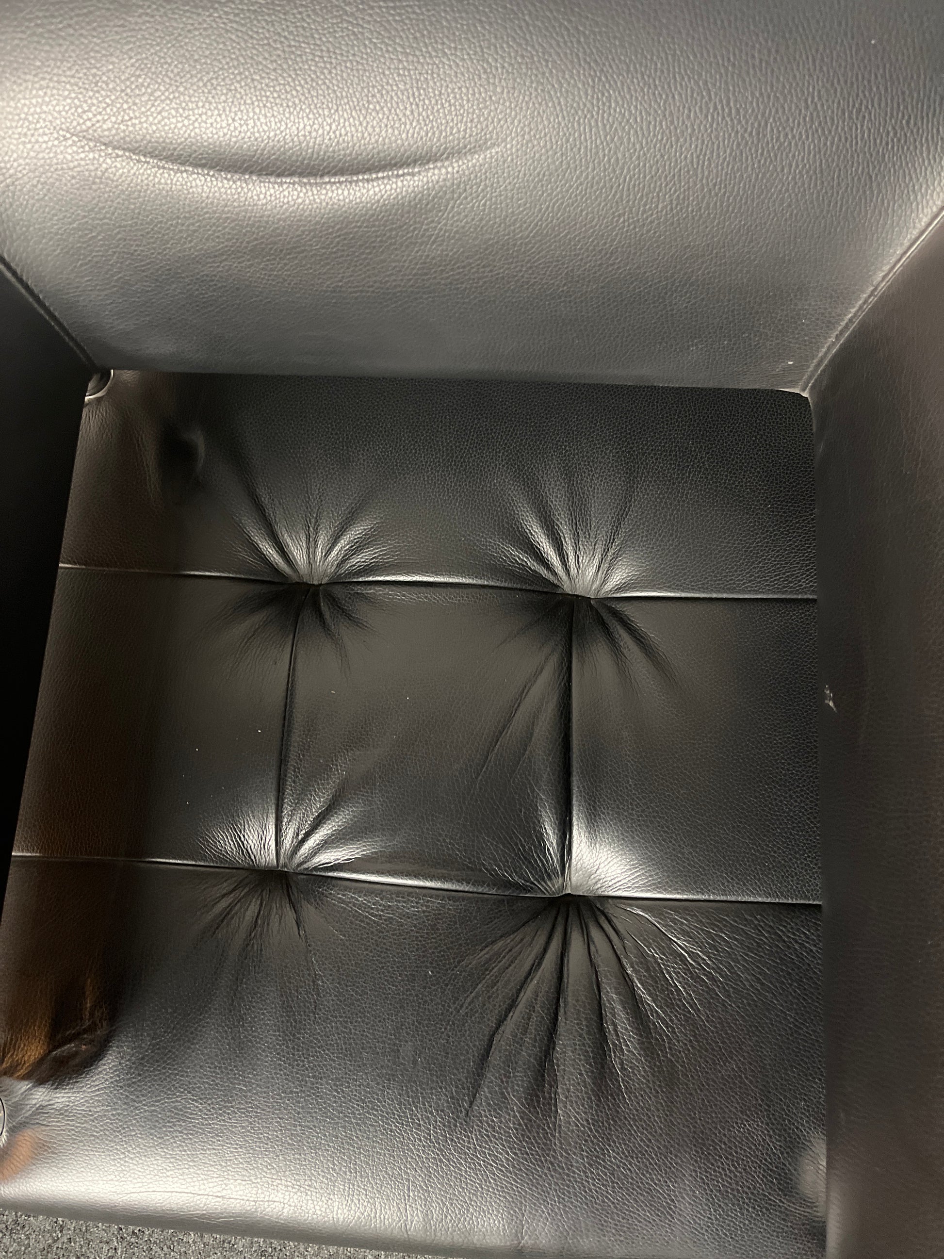SECONDHAND Black leather chrome frame reception armchair