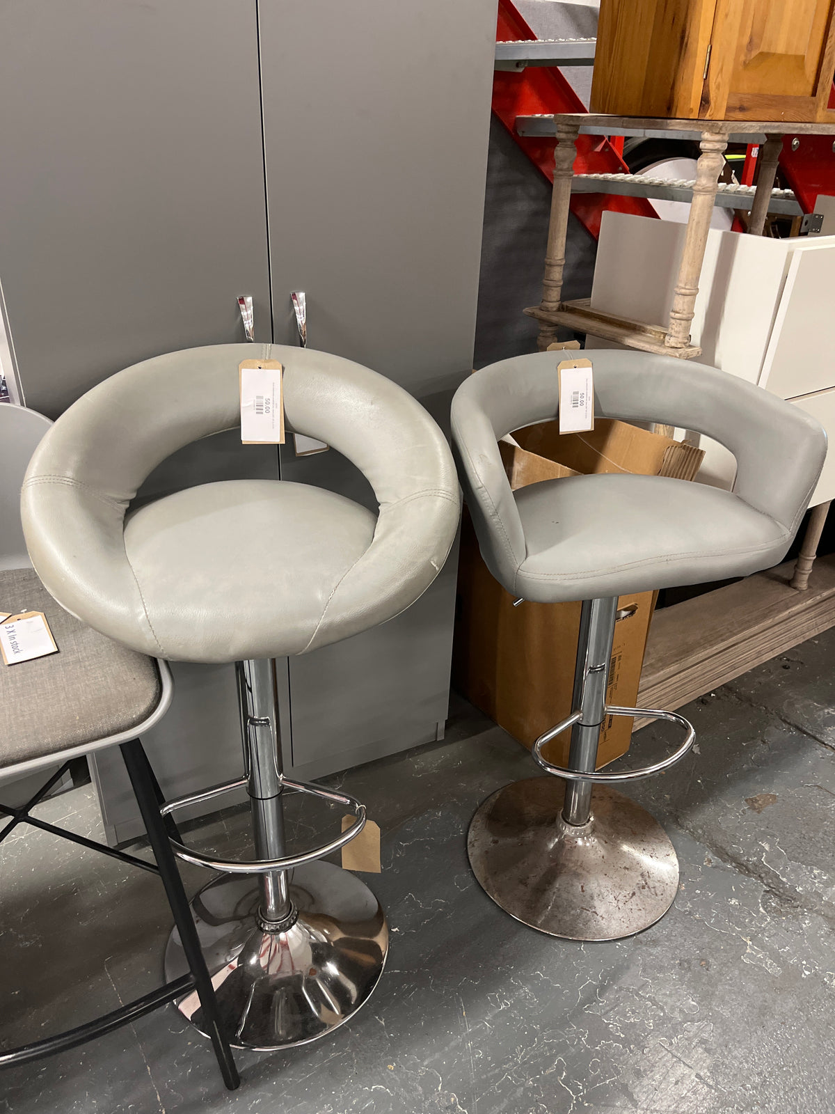Grey leatherette breakfast bar stool (SET OF 2) 43761