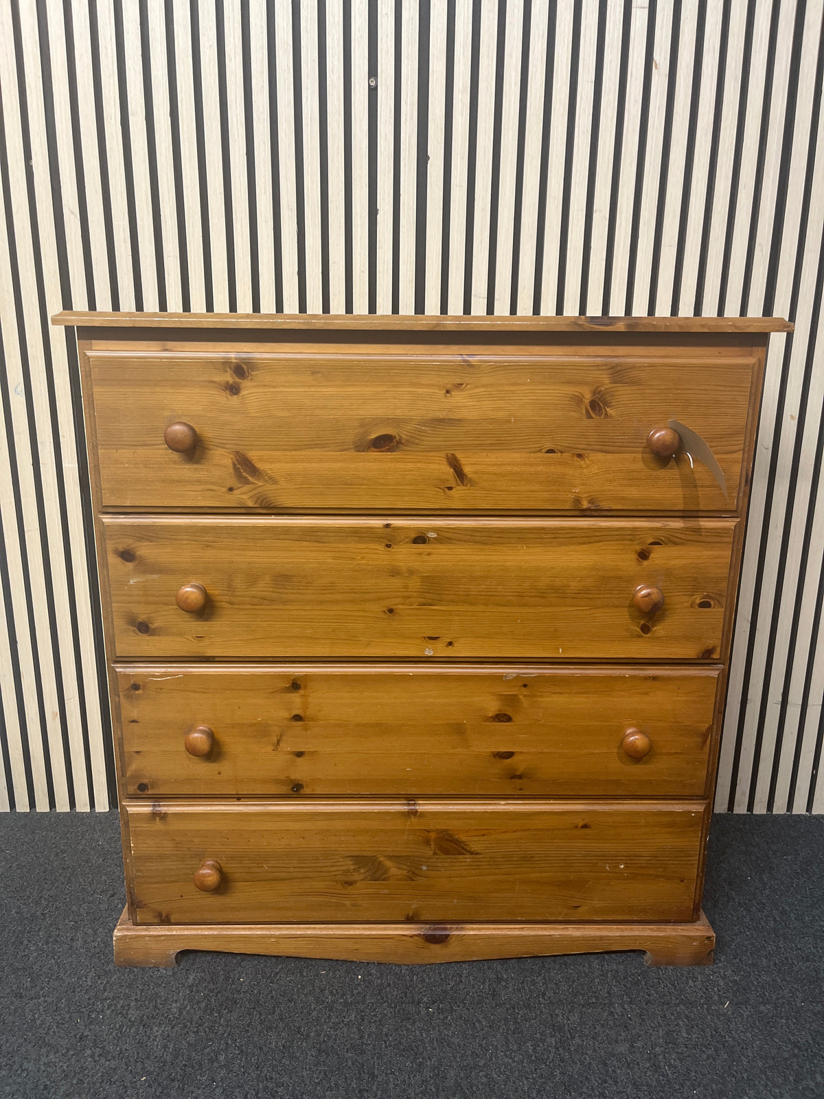 Solid pine tall 4 drawer chest (H 98 x W 93 x D 48 cm)  44282