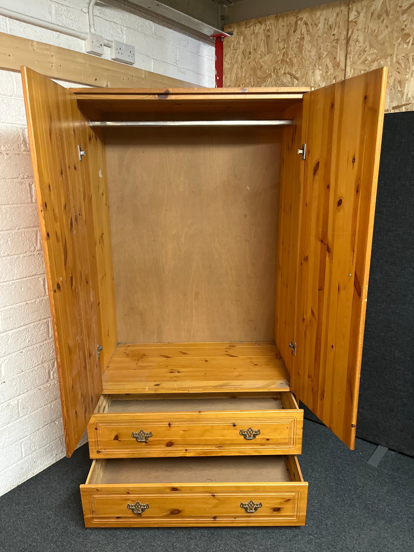 Pine 2 door wardrobe with 2 base drawers (H 187 x W 100 x D 59 cm) 2225