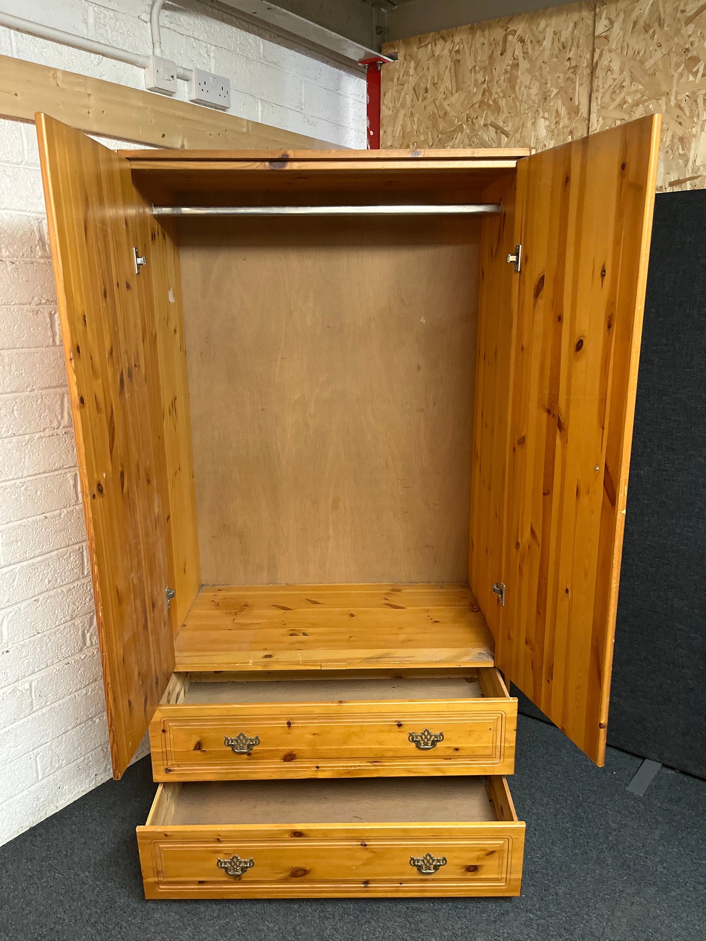 Pine 2 door wardrobe with 2 base drawers (H 187 x W 100 x D 59 cm) 2225