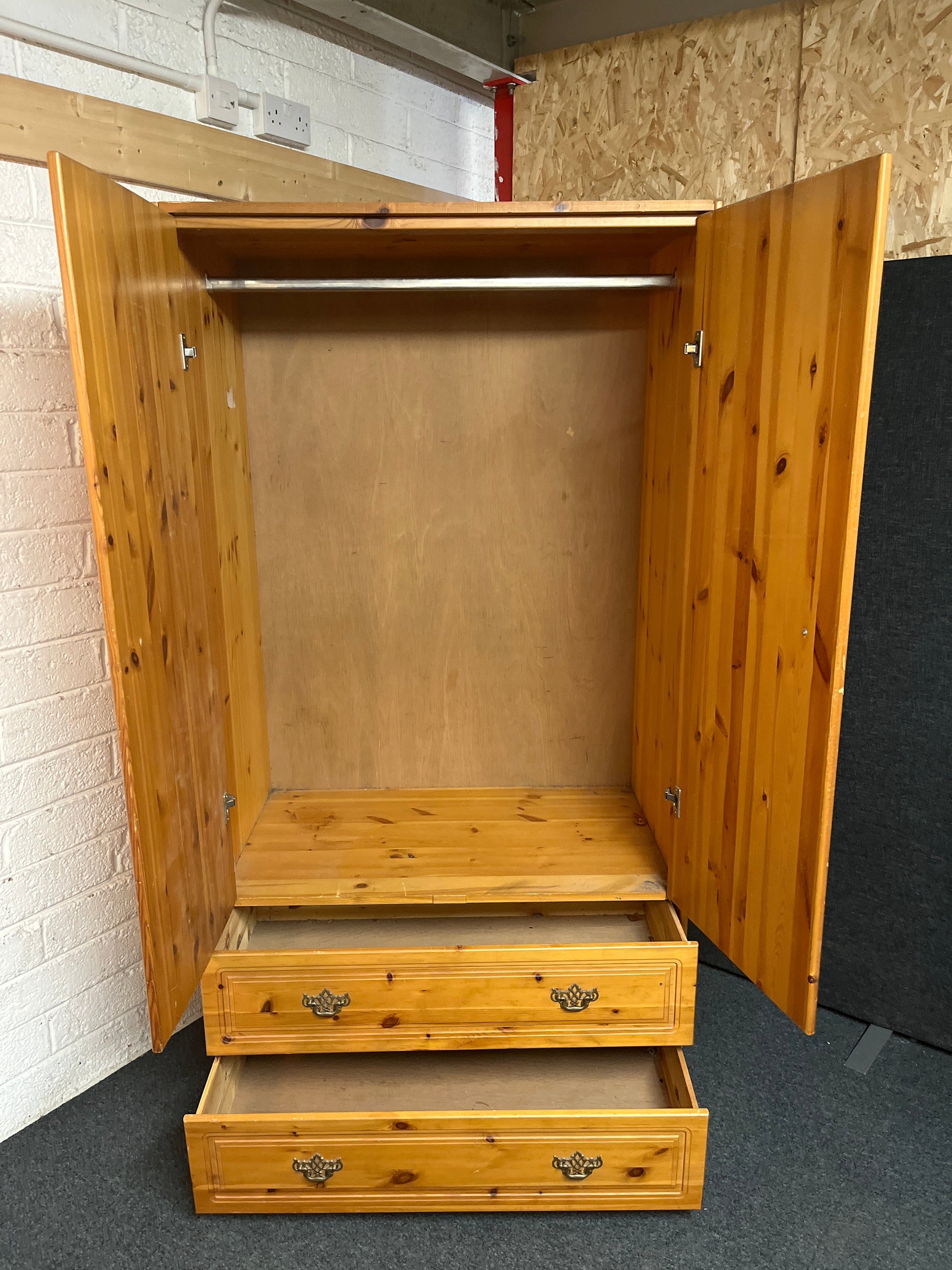 Pine 2 door wardrobe with 2 base drawers (H 187 x W 100 x D 59 cm) 2225