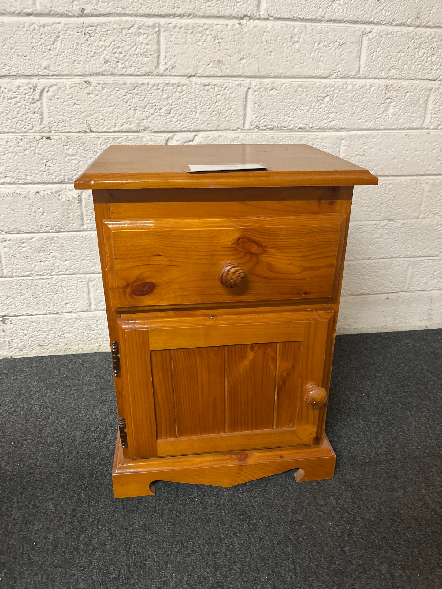 Solid pine 1 door 1 drawer bedside locker 1325