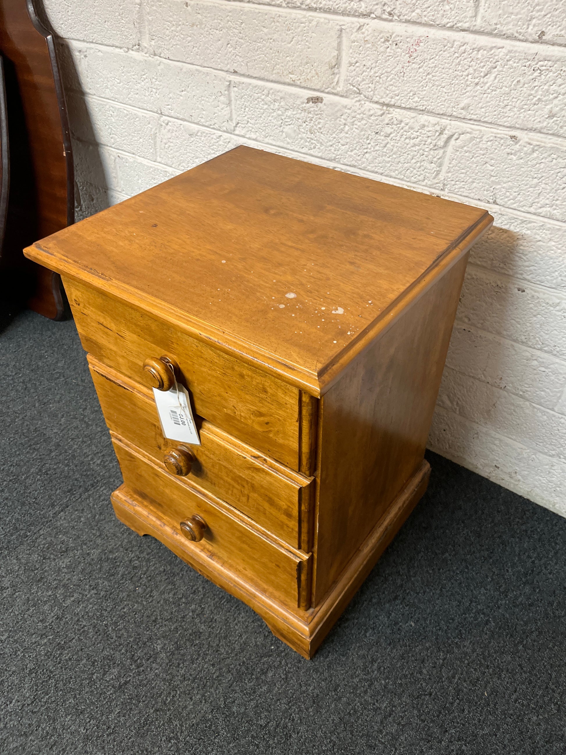 Natural pine 3 drawer bedside locker 3225