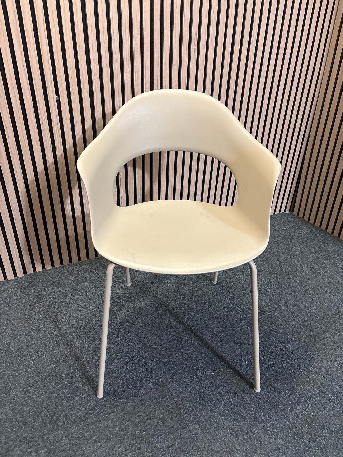 Reno single piece polyprop monoshell 4 legged chair in cream