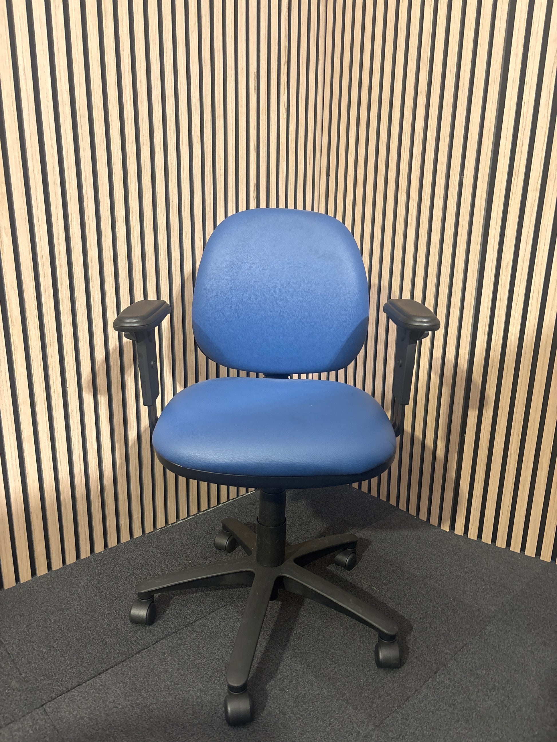 Jota Low Back Ergo Office Chair Dark Blue
