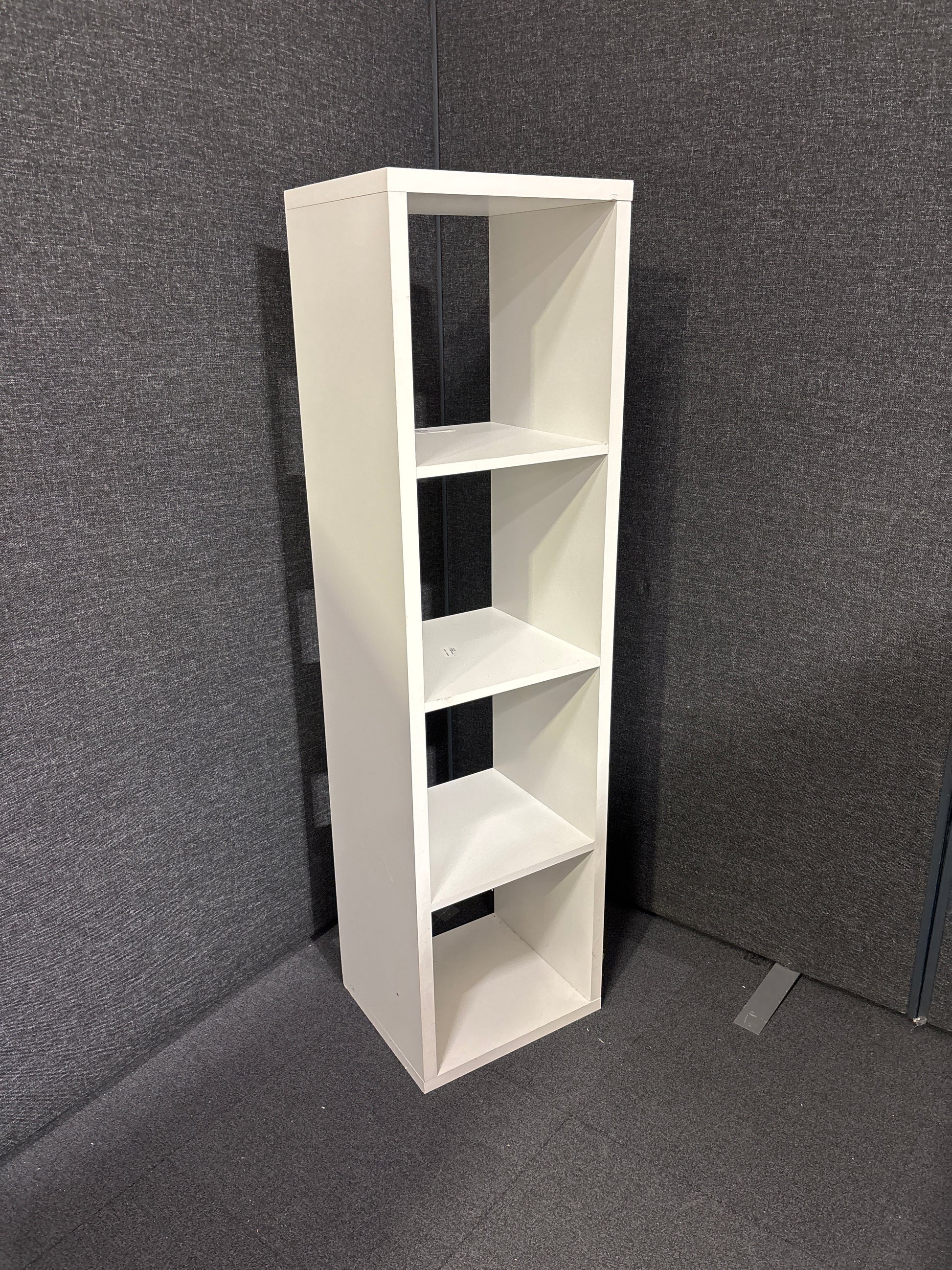 White laminate 4 shelf open bookcase (H 142 x W 38 x D 33 cm) 3225