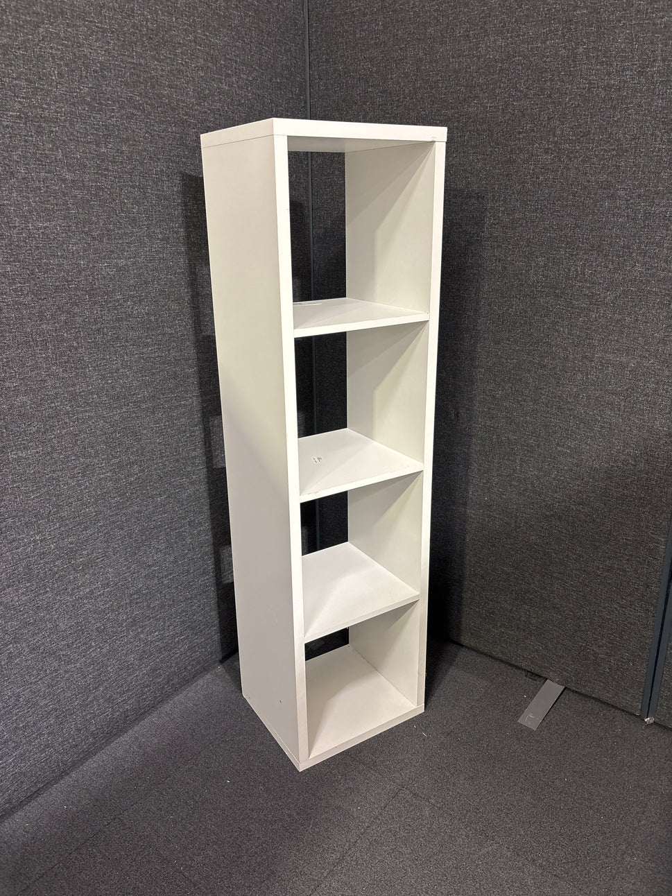 White laminate 4 shelf open bookcase (H 142 x W 38 x D 33 cm) 3225